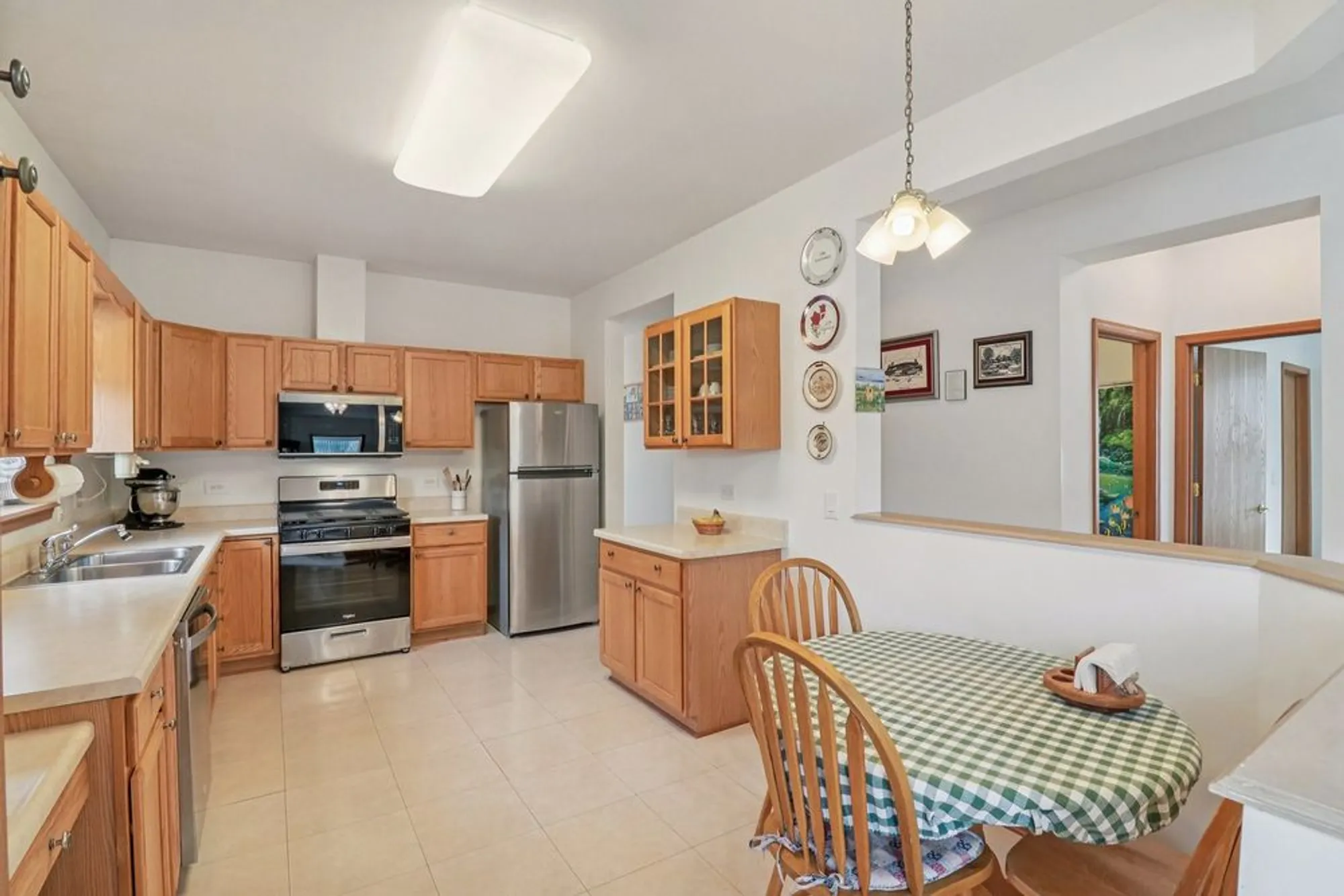 Property Slideshow image 14 of 33 | 3306 stakes ln, Grayslake, IL, 60030