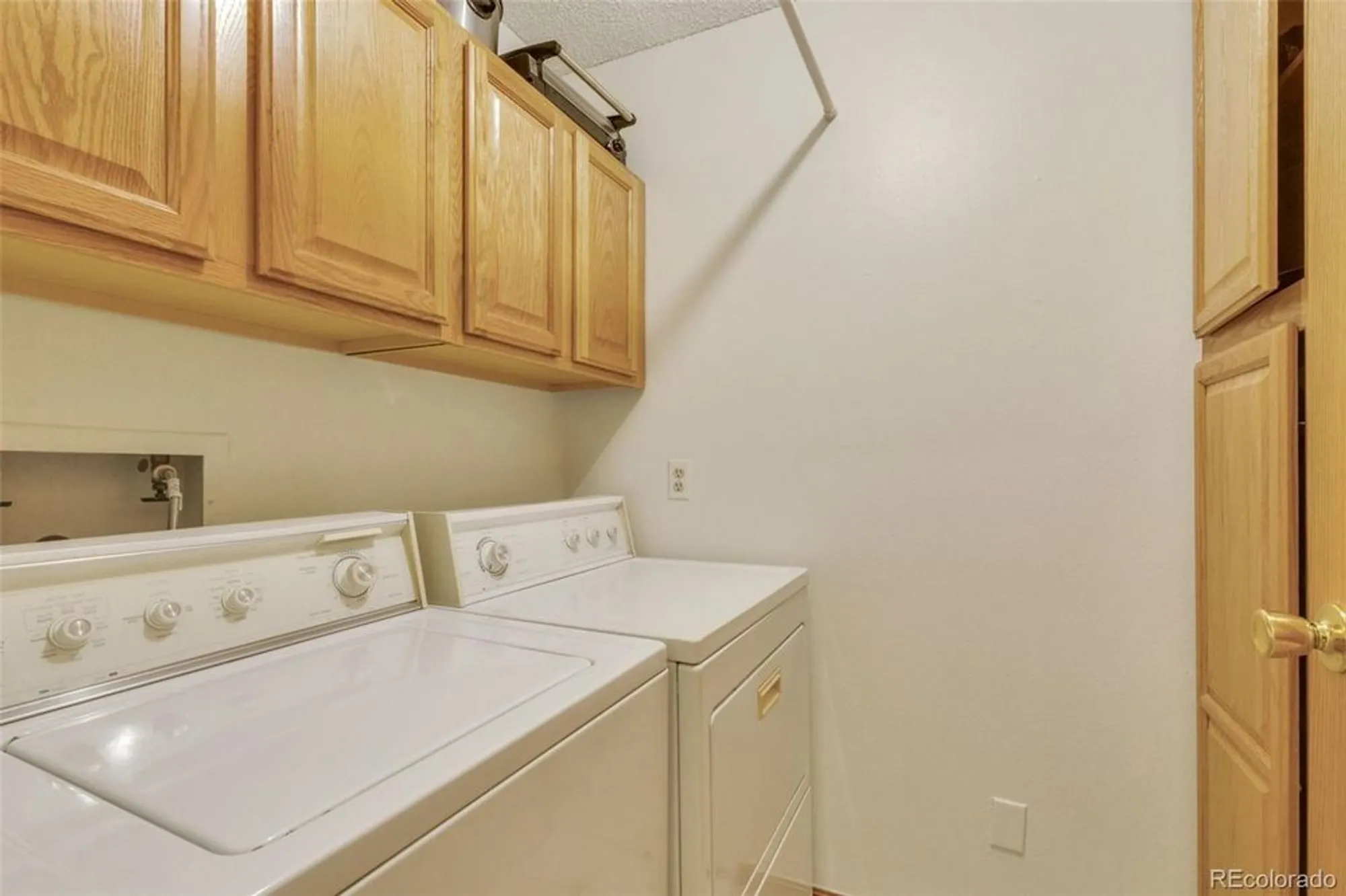 Property Slideshow image 18 of 44 | 13952 e marina dr apt 102, Aurora, CO, 80014
