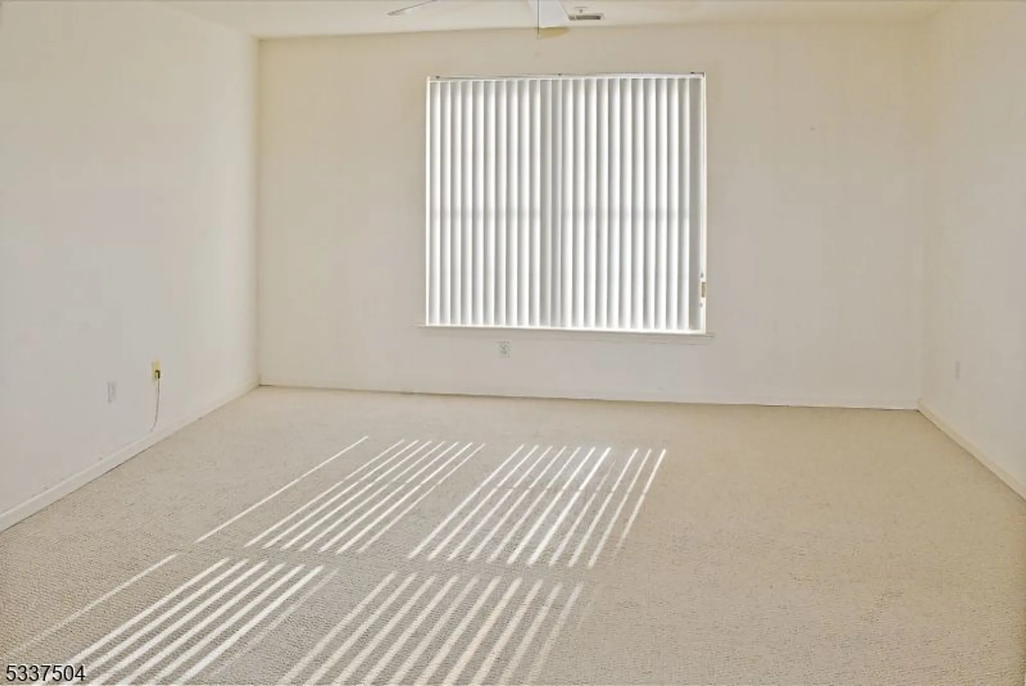 Property Slideshow image 11 of 28 | 204 cleveland ln, Rockaway Boro, NJ, 07866