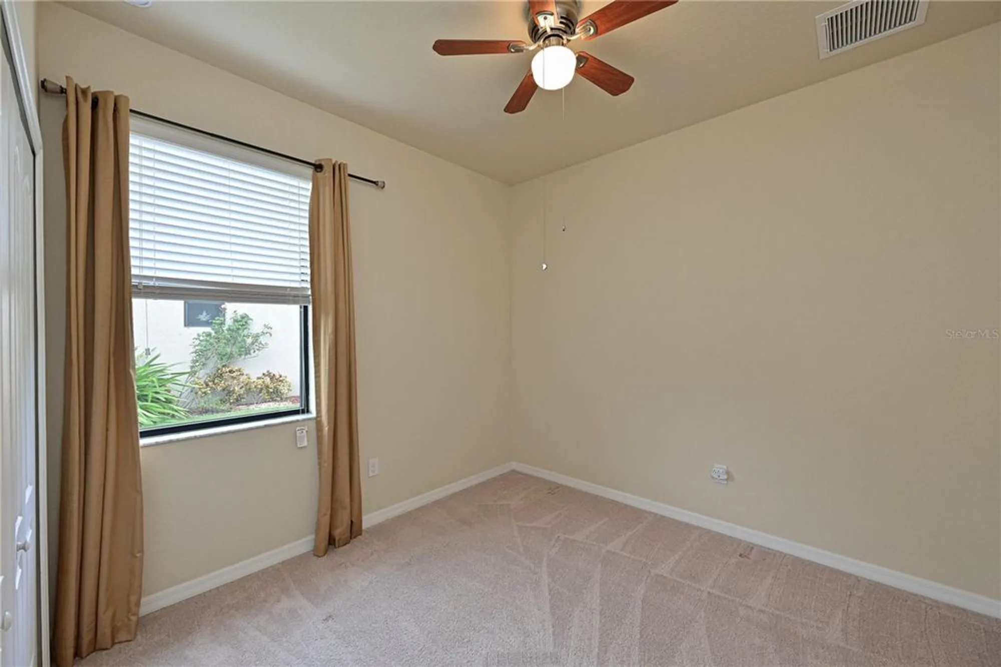 Property Slideshow image 20 of 53 | 7114 quiet creek dr, Bradenton, FL, 34212