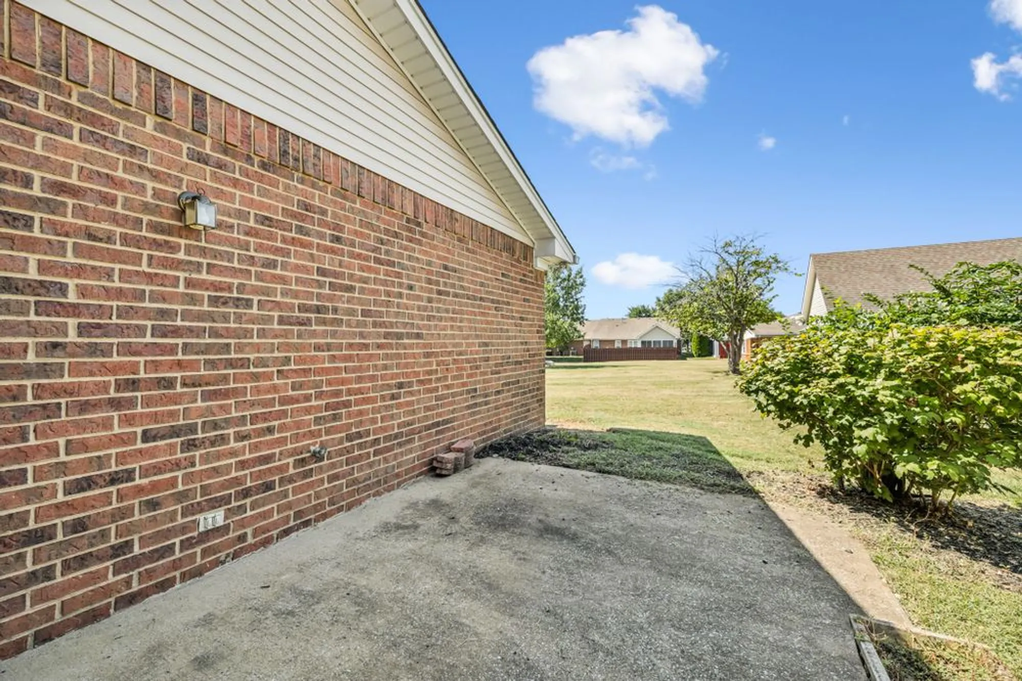 Property Slideshow image 24 of 27 | 423 forest glen cir, Murfreesboro, TN, 37128