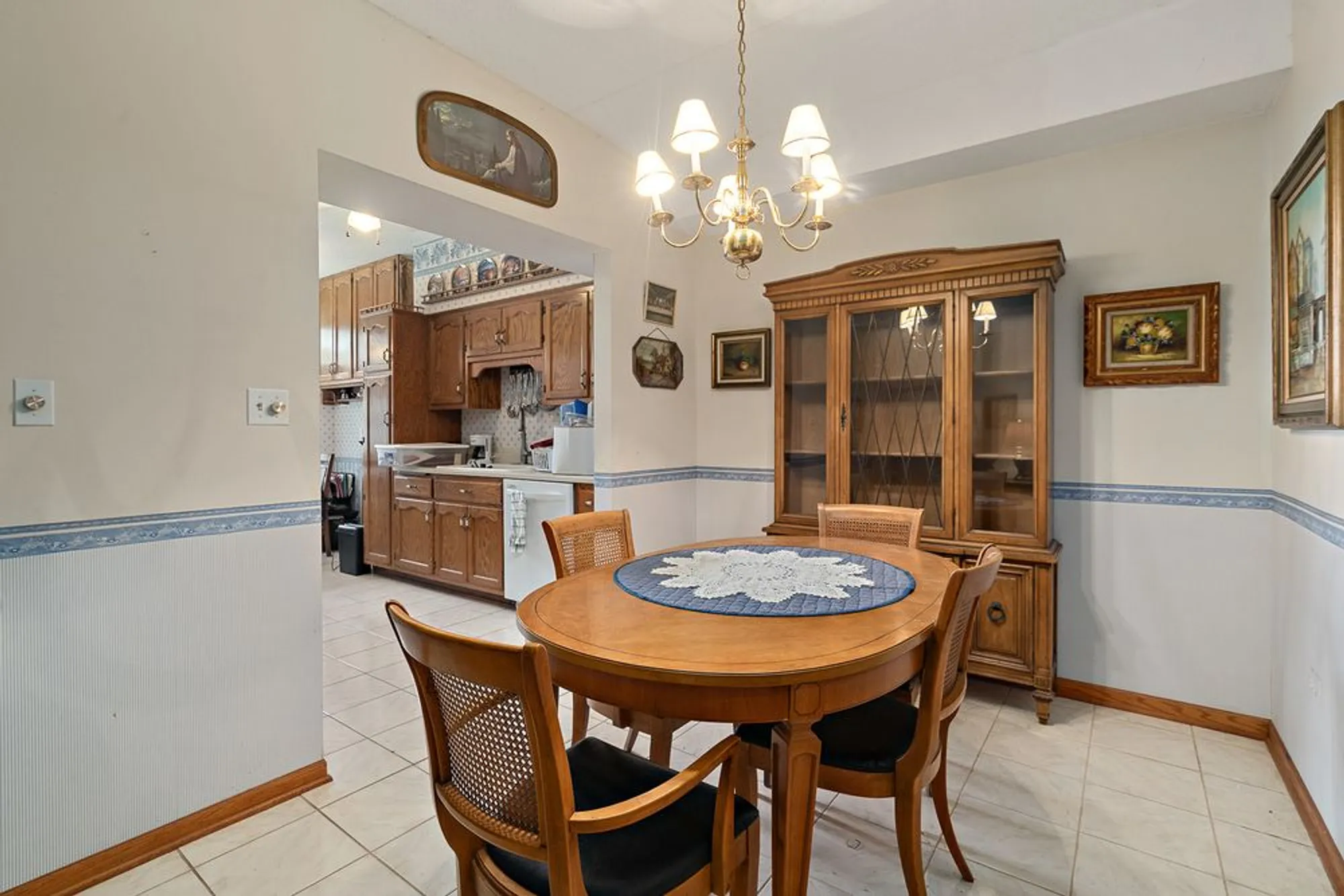 Property Slideshow image 10 of 33 | 18431 pine cone dr apt 1, Tinley Park, IL, 60477