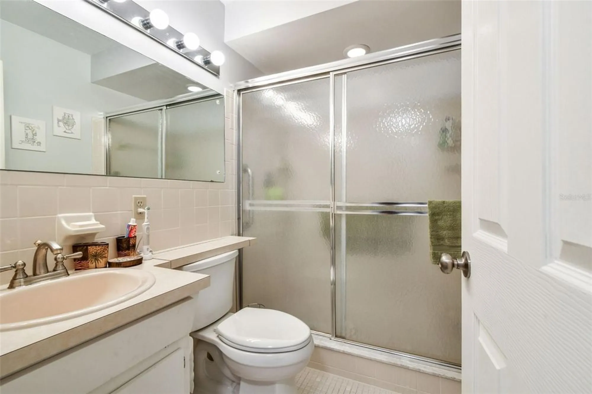 Property Slideshow image 50 of 74 | 2170 americus blvd 34, Clearwater, FL, 33763