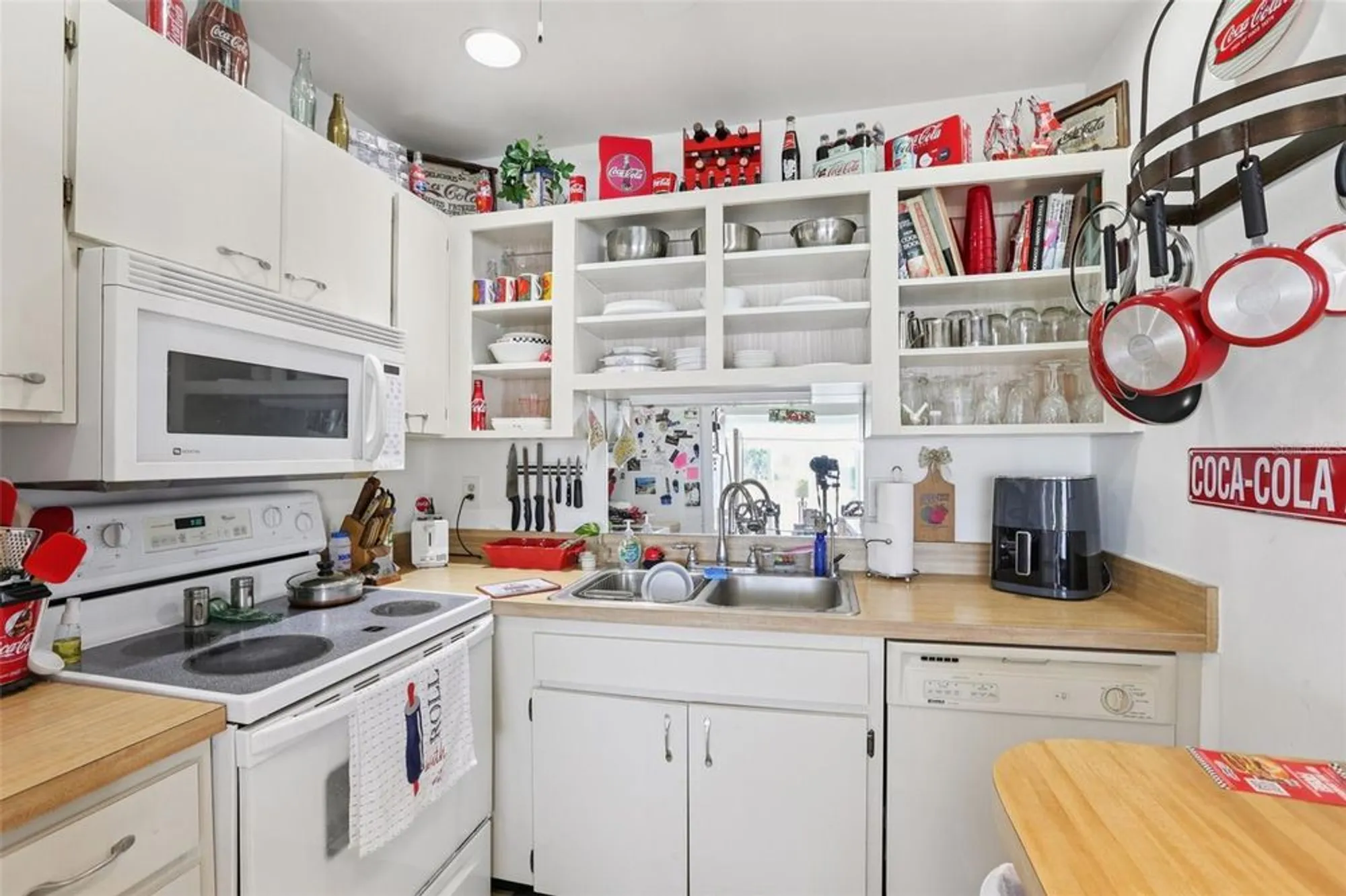 Property Slideshow image 12 of 55 | 2339 glenmore cir, Sun City Center, FL, 33573