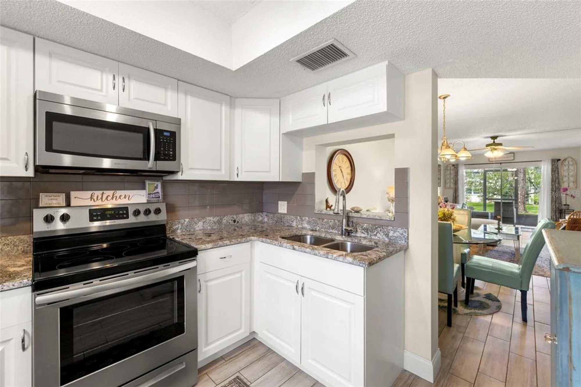 Property Slideshow image 13 of 56 | 1370 heather ridge blvd apt 105, Dunedin, FL, 34698