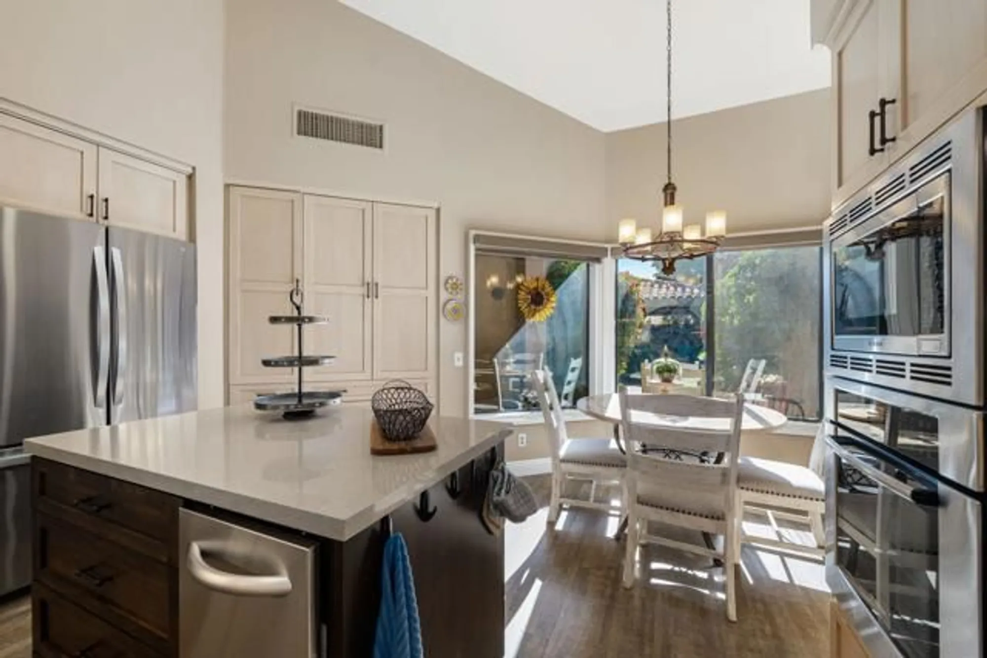 Property Slideshow image 15 of 44 | 54821 inverness way, La Quinta, CA, 92253