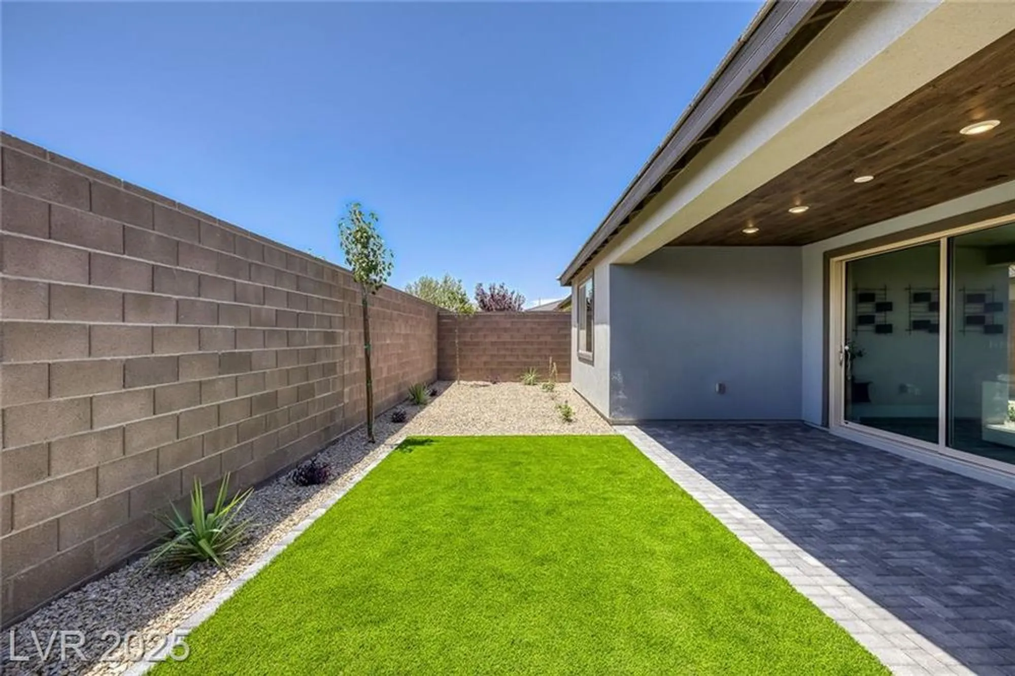 Property Slideshow image 18 of 42 | 9617 sard ln, Las Vegas, NV, 89143
