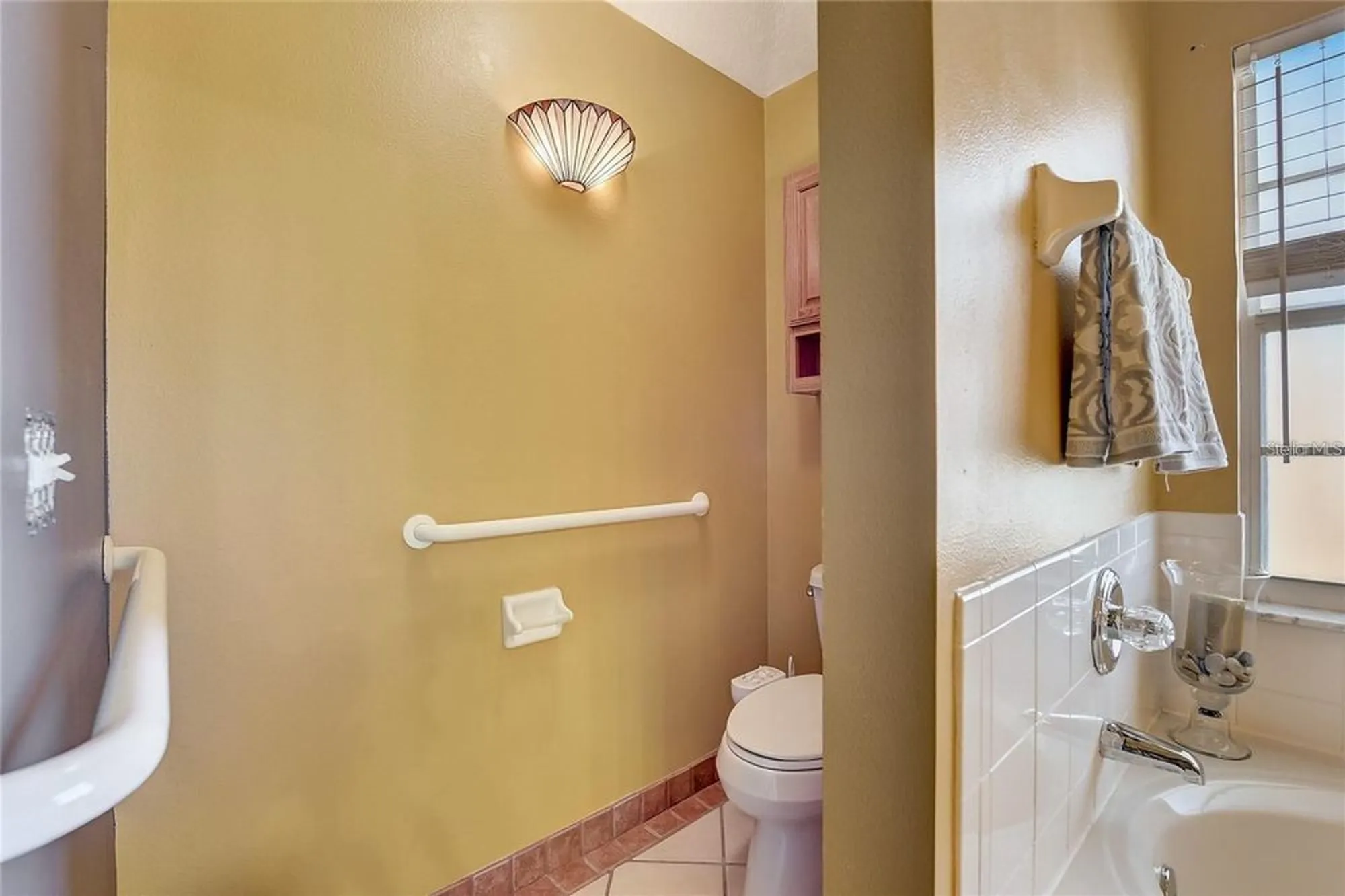 Property Slideshow image 17 of 43 | 25273 lost oak cir, Leesburg, FL, 34748