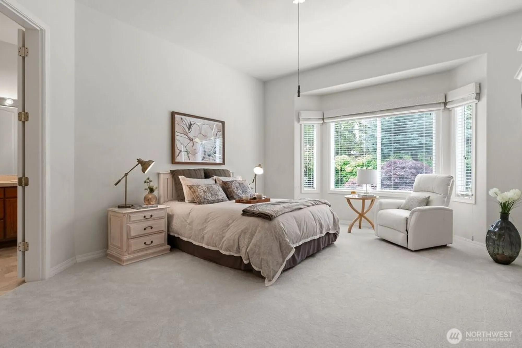 Property Slideshow image 25 of 40 | 12415 235th pl, Redmond, WA, 98053