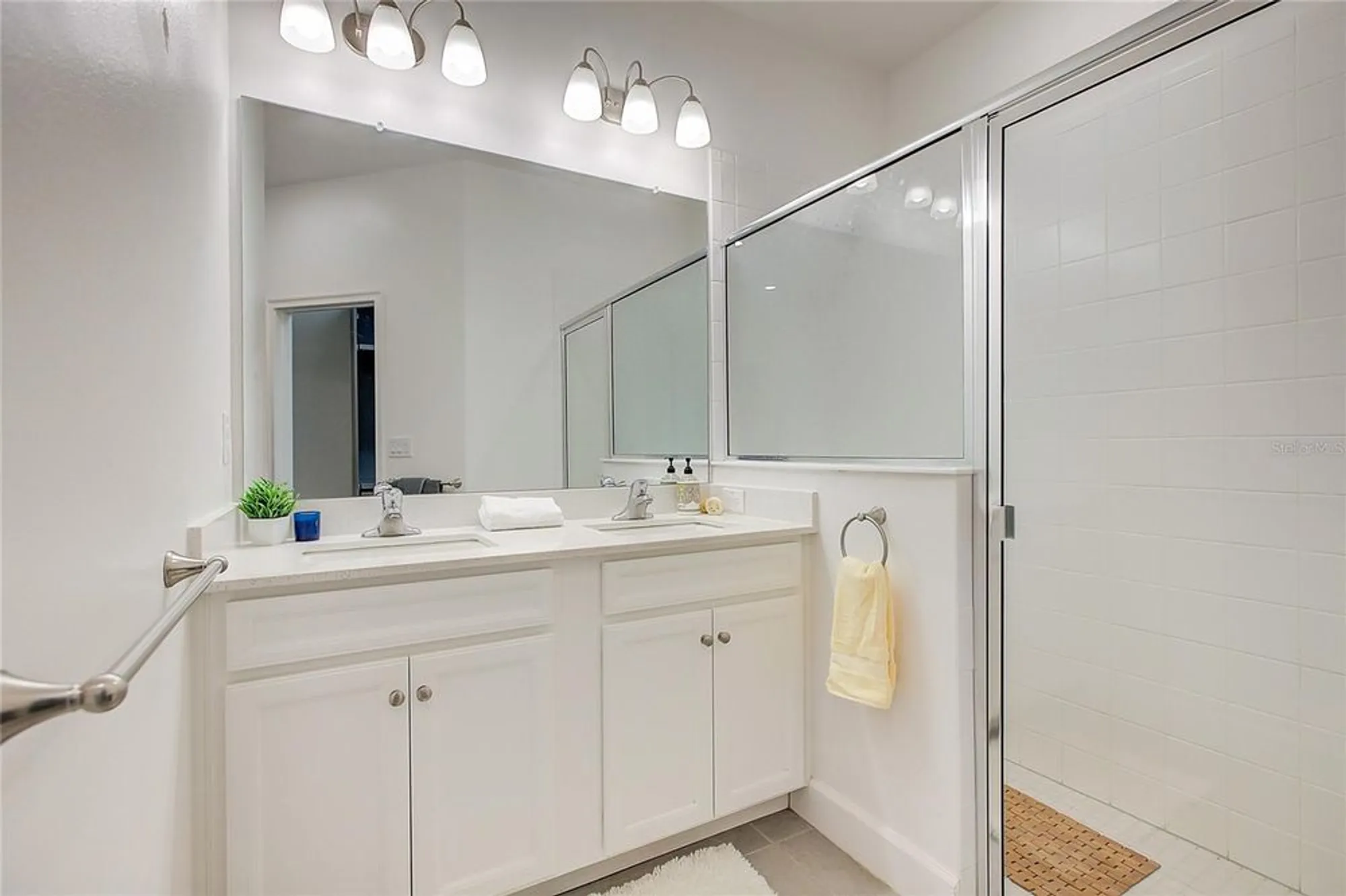 Property Slideshow image 33 of 91 | 411 sandsend ct, Apollo Beach, FL, 33572