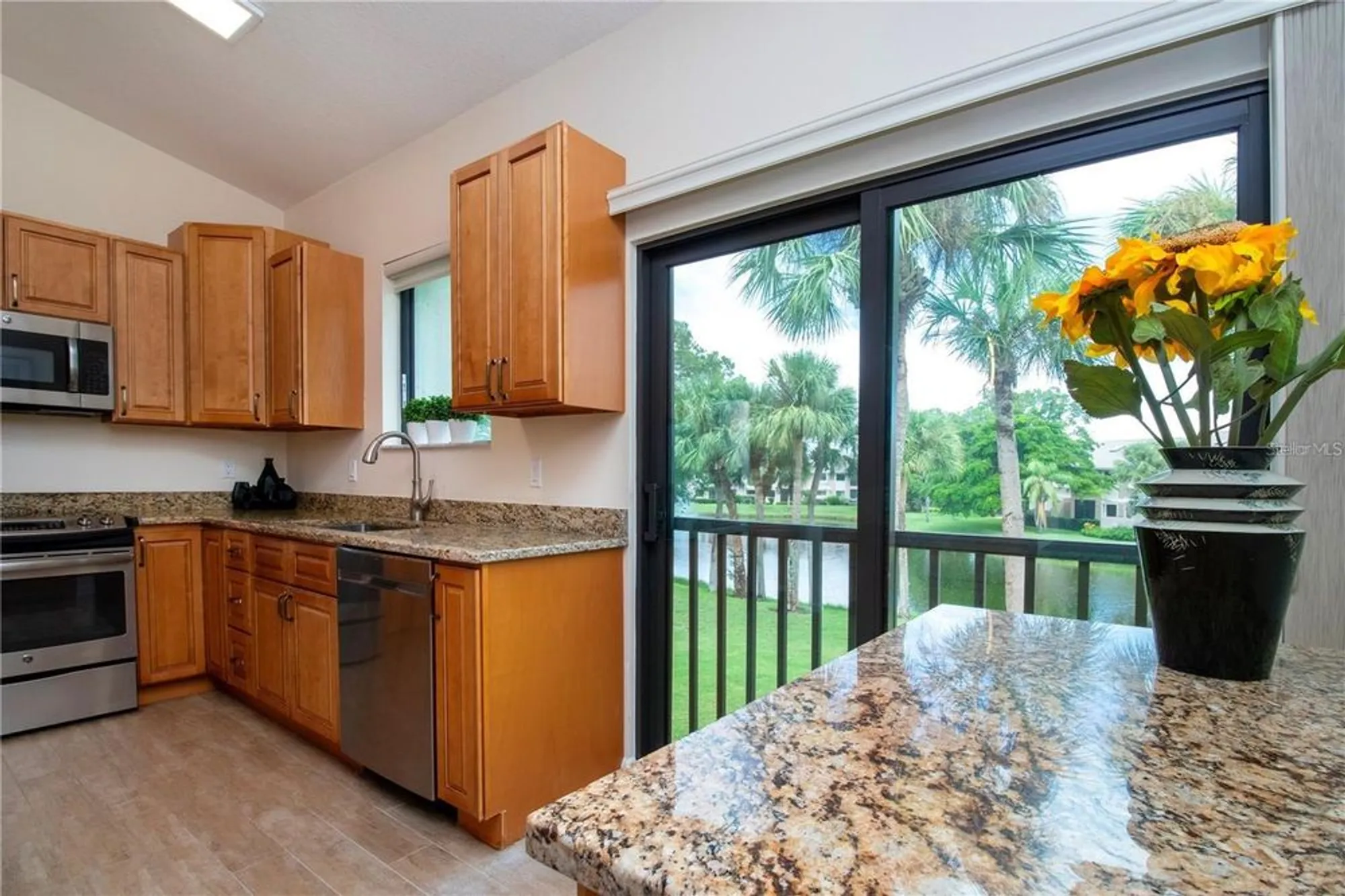 Property Slideshow image 12 of 39 | 5273 heron way # 202, Sarasota, FL, 34231