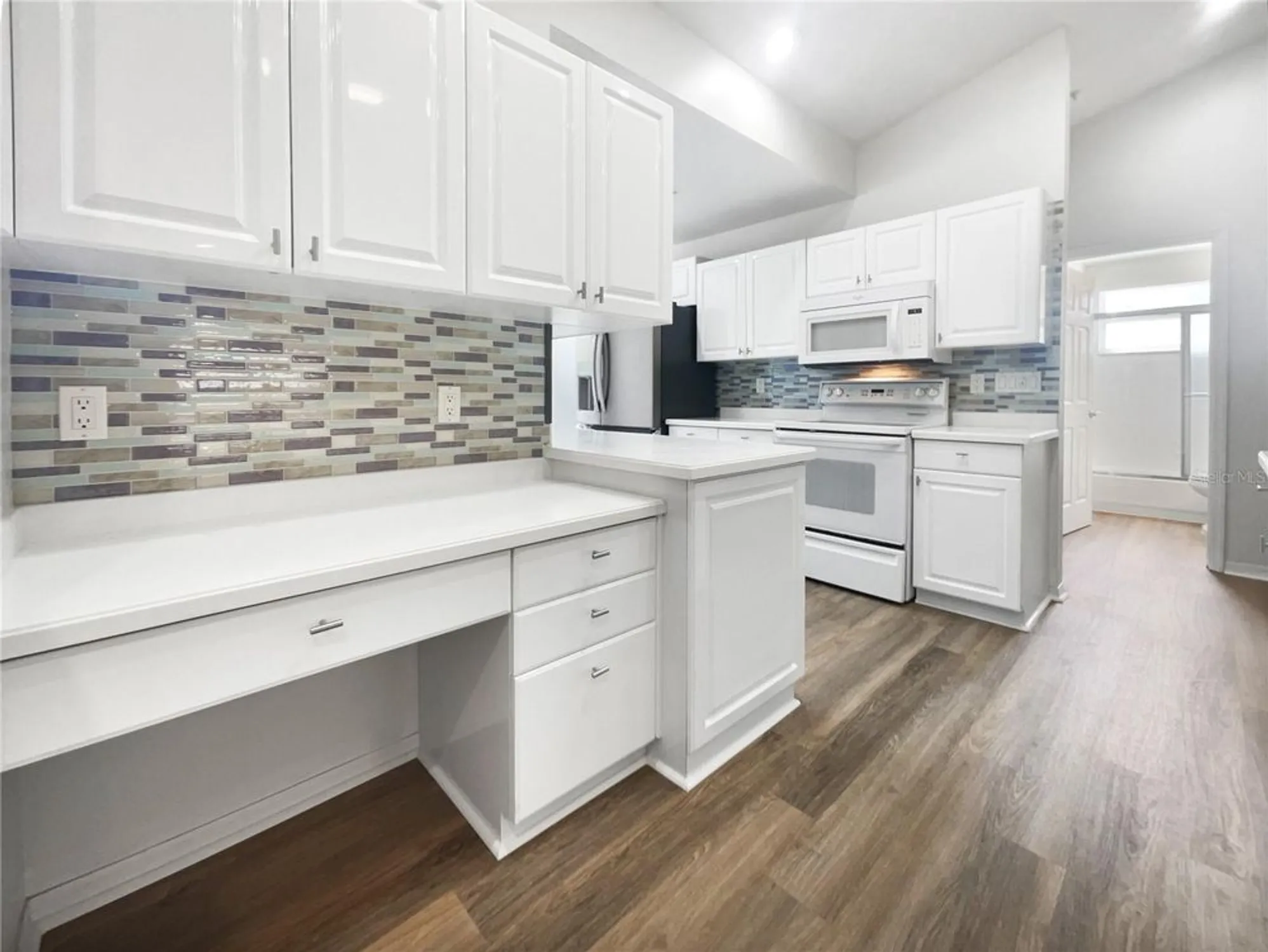 Property Slideshow image 7 of 29 | 6629 pineview ter # 5-201, Bradenton, FL, 34203