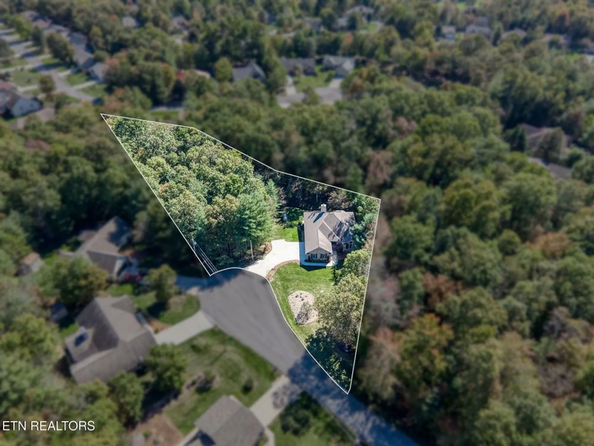 Property Slideshow image 14 of 14 | 14 holly ct, Crossville, TN, 38558