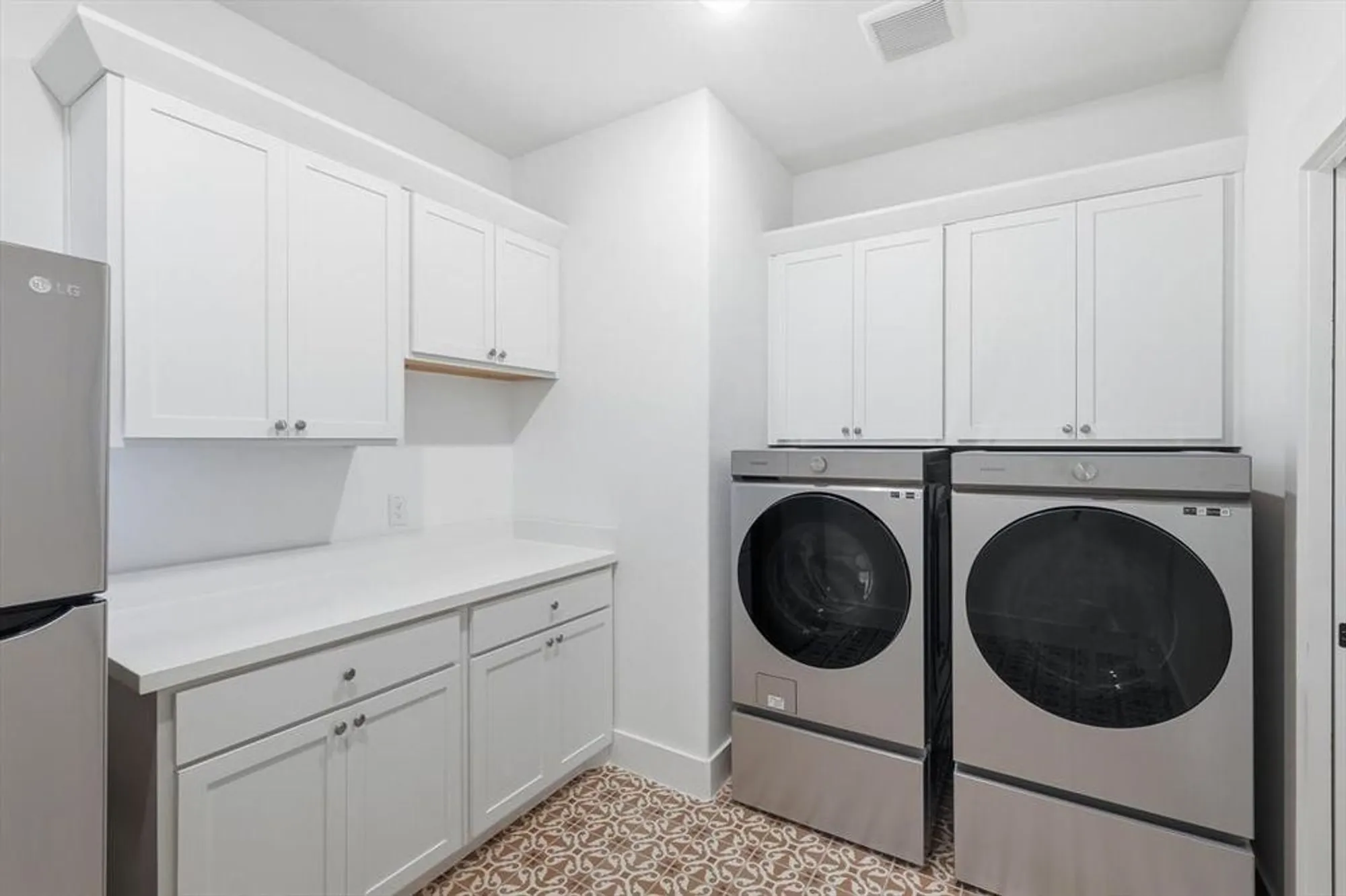 Property Slideshow image 17 of 25 | 912 hacienda dr, Mansfield, TX, 76063