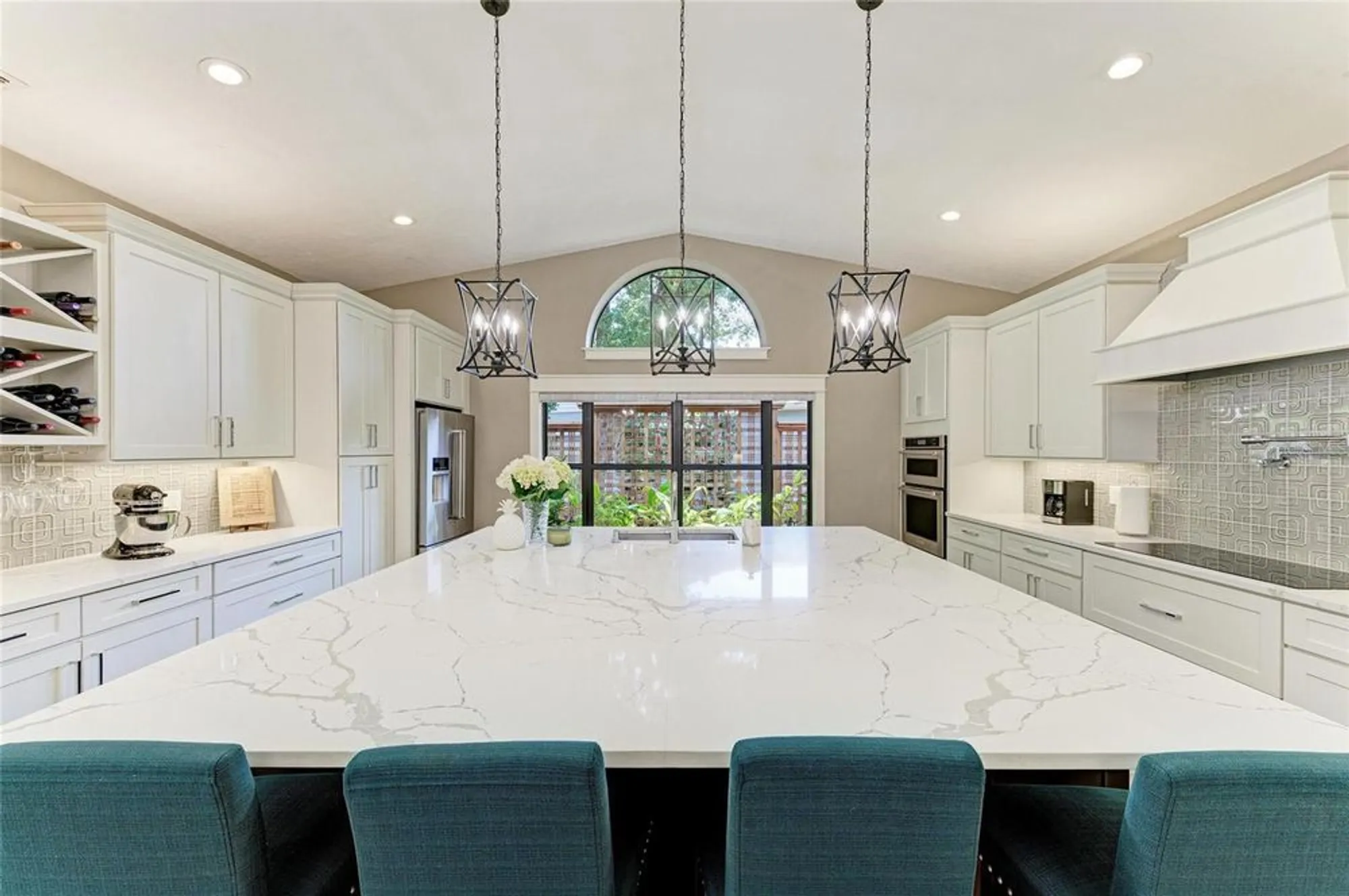 Property Slideshow image 23 of 69 | 8416 palm lakes ct, Sarasota, FL, 34243