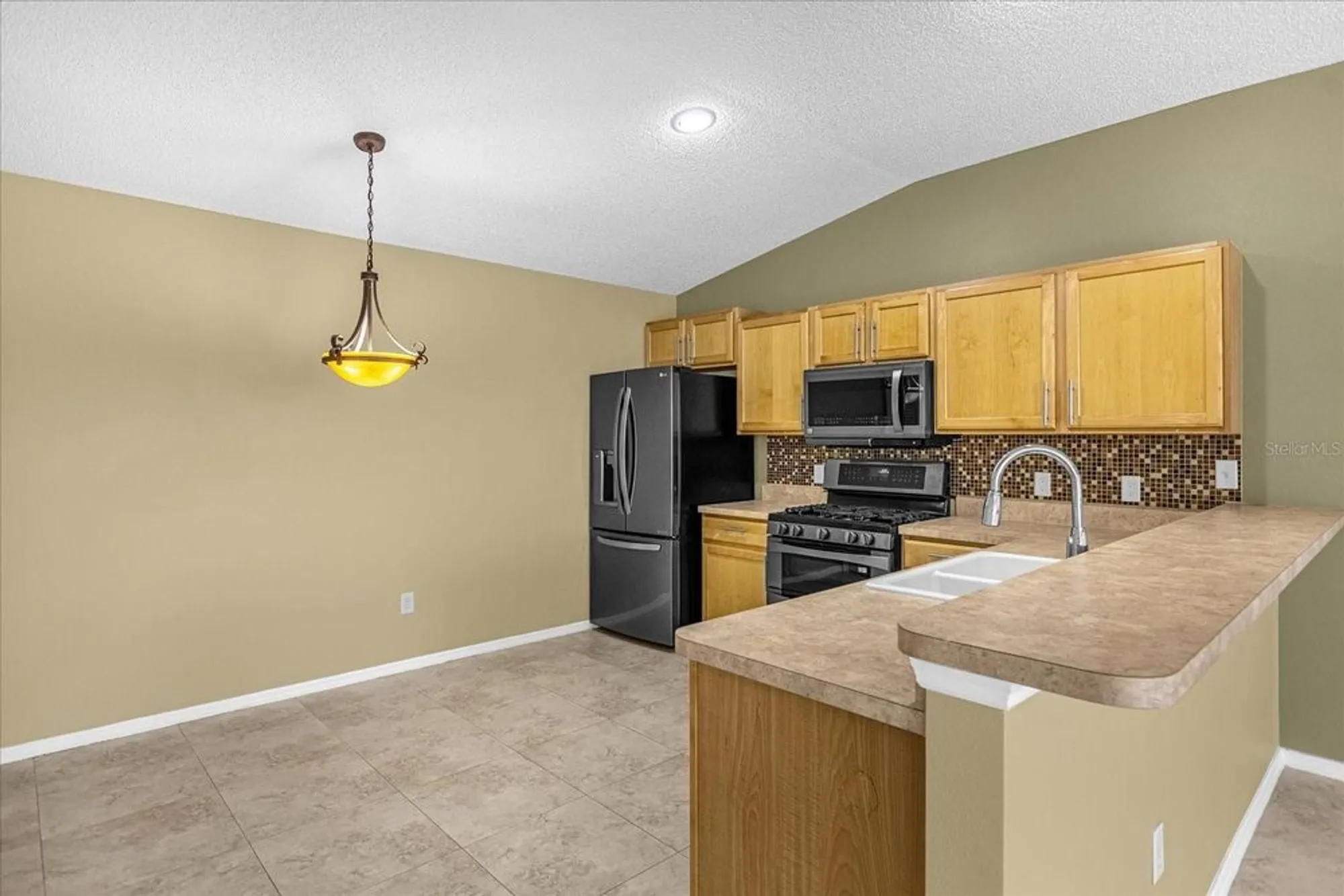 Property Slideshow image 8 of 21 | 675 kendall ct, The Villages, FL, 32162