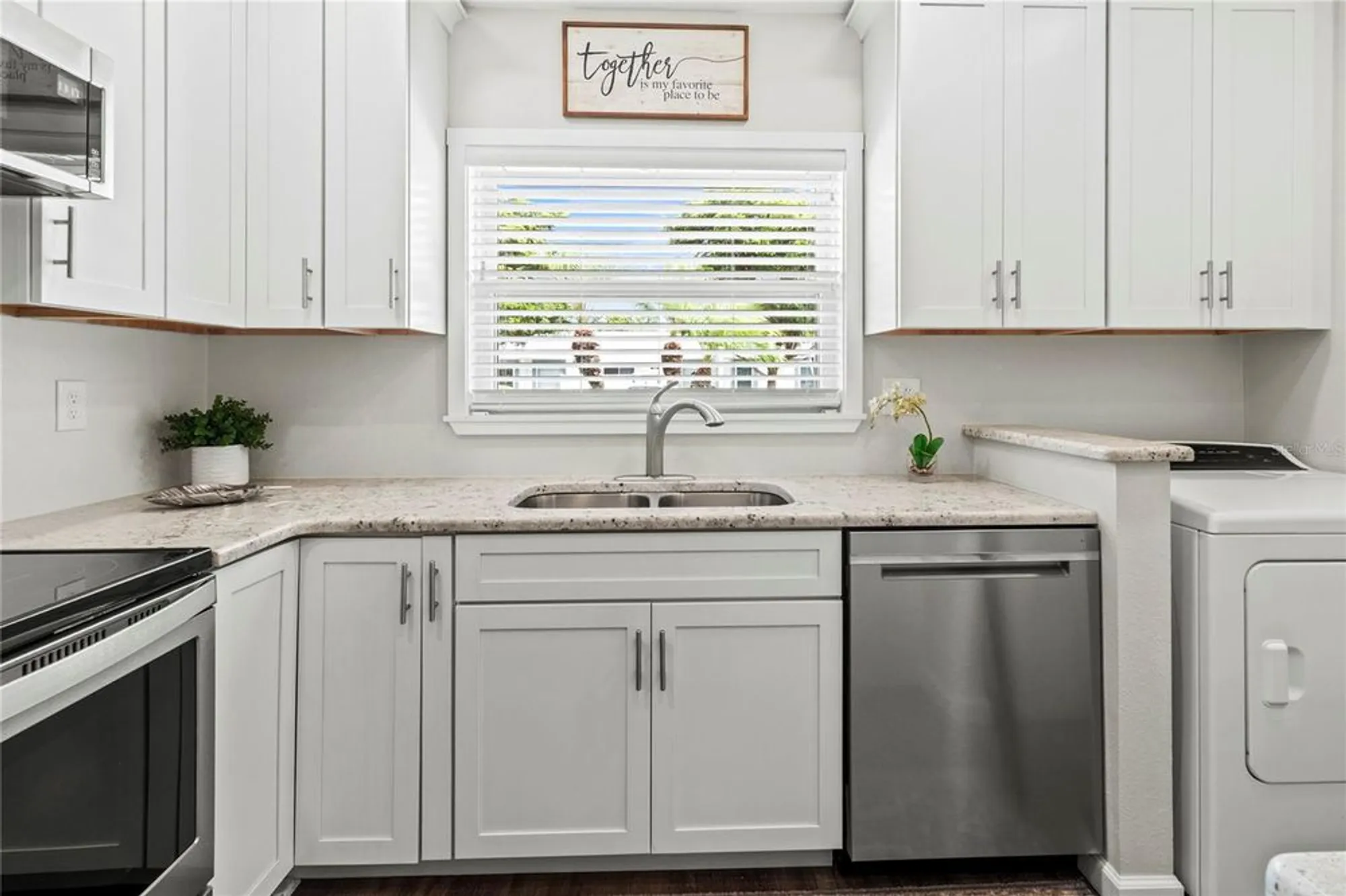 Property Slideshow image 26 of 57 | 3619 36th avenue dr, Bradenton, FL, 34205