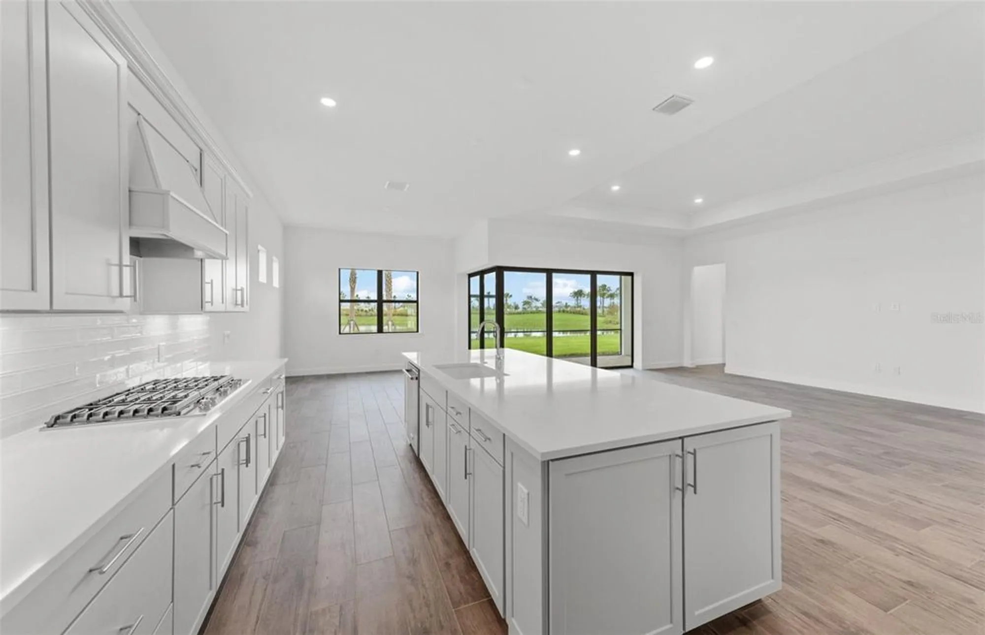 Property Slideshow image 12 of 37 | 5008 stoney point gln, Lakewood Ranch, FL, 34211