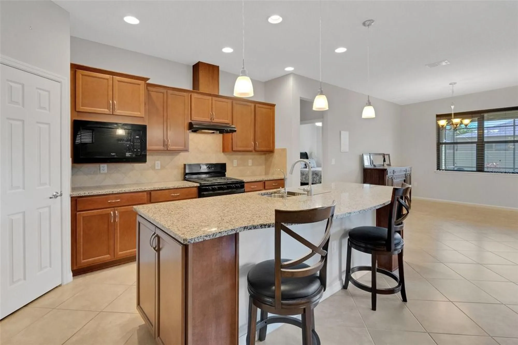 Property Slideshow image 19 of 69 | 164 montoro ln, Davenport, FL, 33837