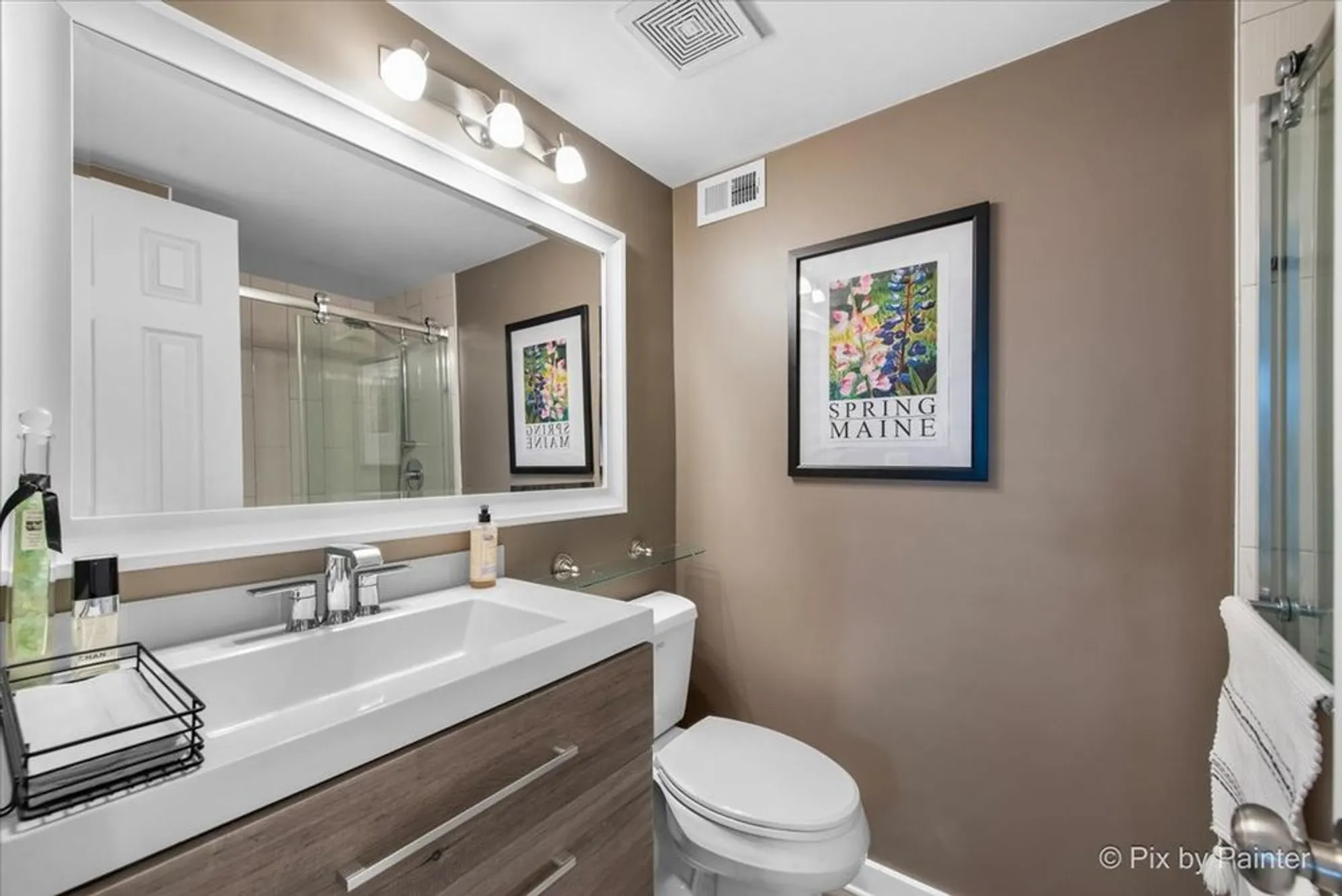 Property Slideshow image 23 of 39 | 209 shoreline rd b, Lake Barrington, IL, 60010