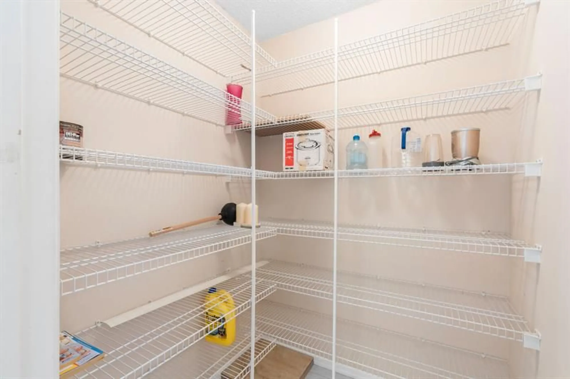 Property Slideshow image 8 of 24 | 7763 southampton ter 215, Tamarac, FL, 33321