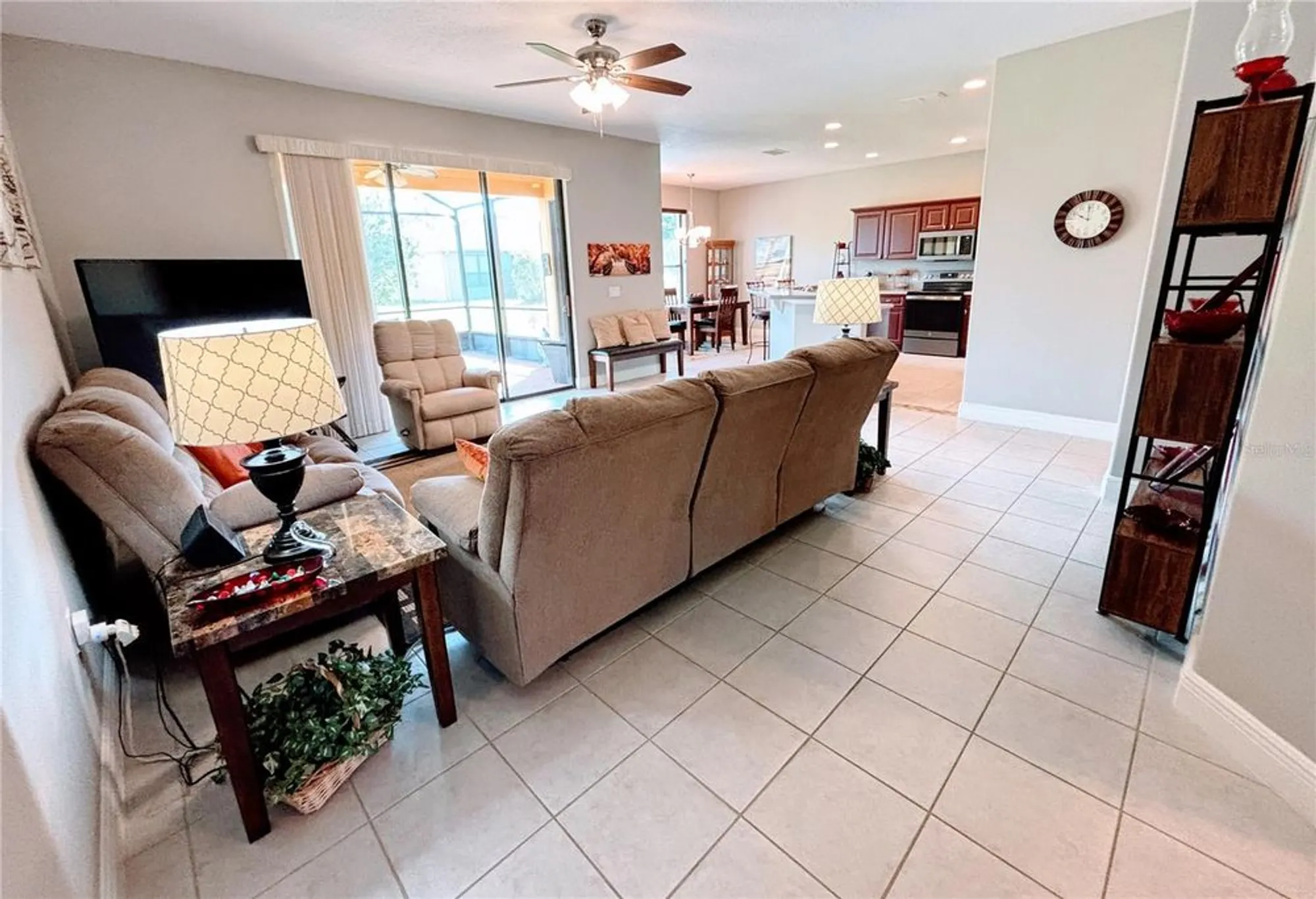 Property Slideshow image 5 of 62 | 134 glendale ct, Poinciana, FL, 34759