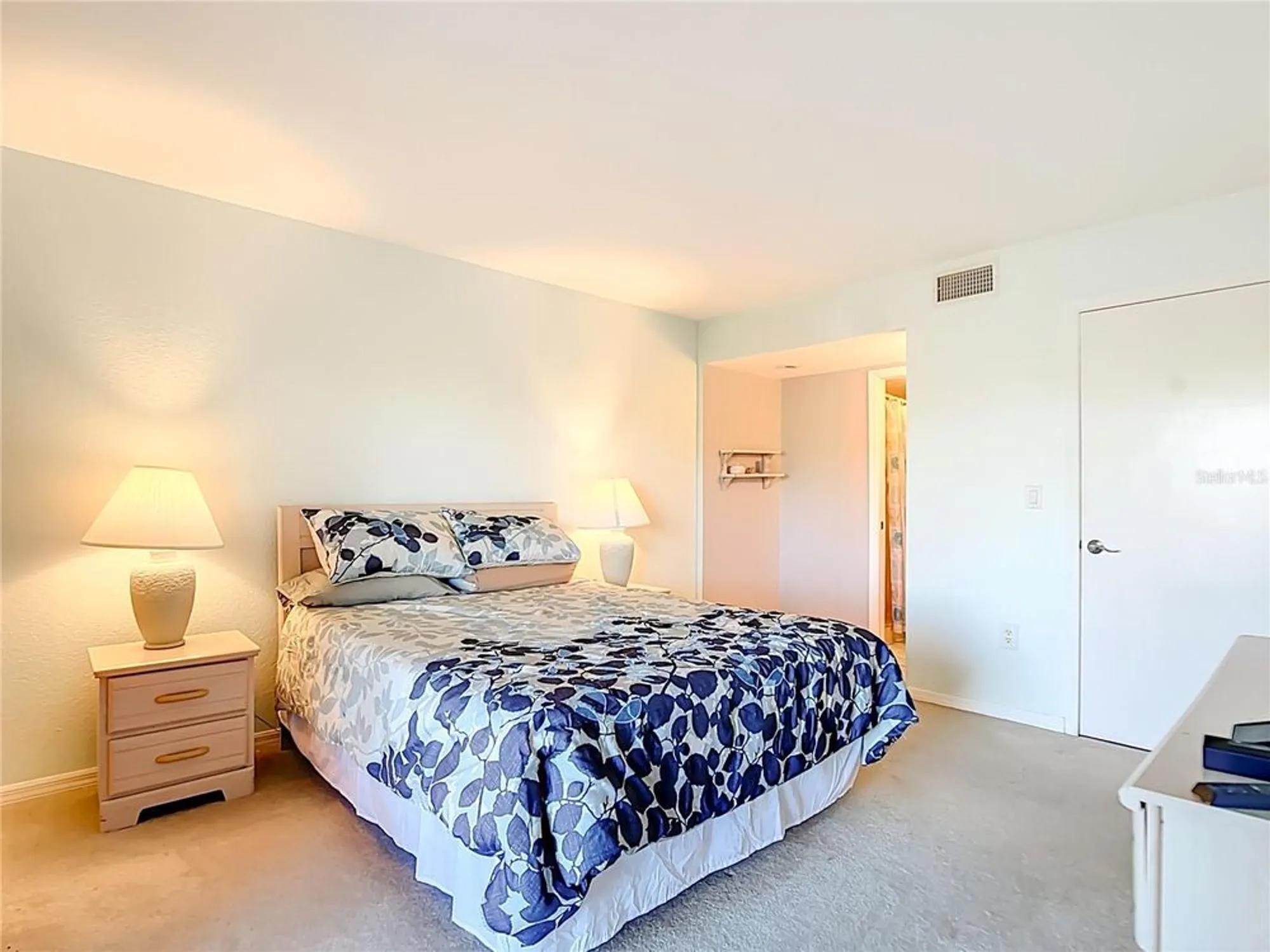 Property Slideshow image 17 of 57 | 404 cerromar cir 115, Venice, FL, 34293