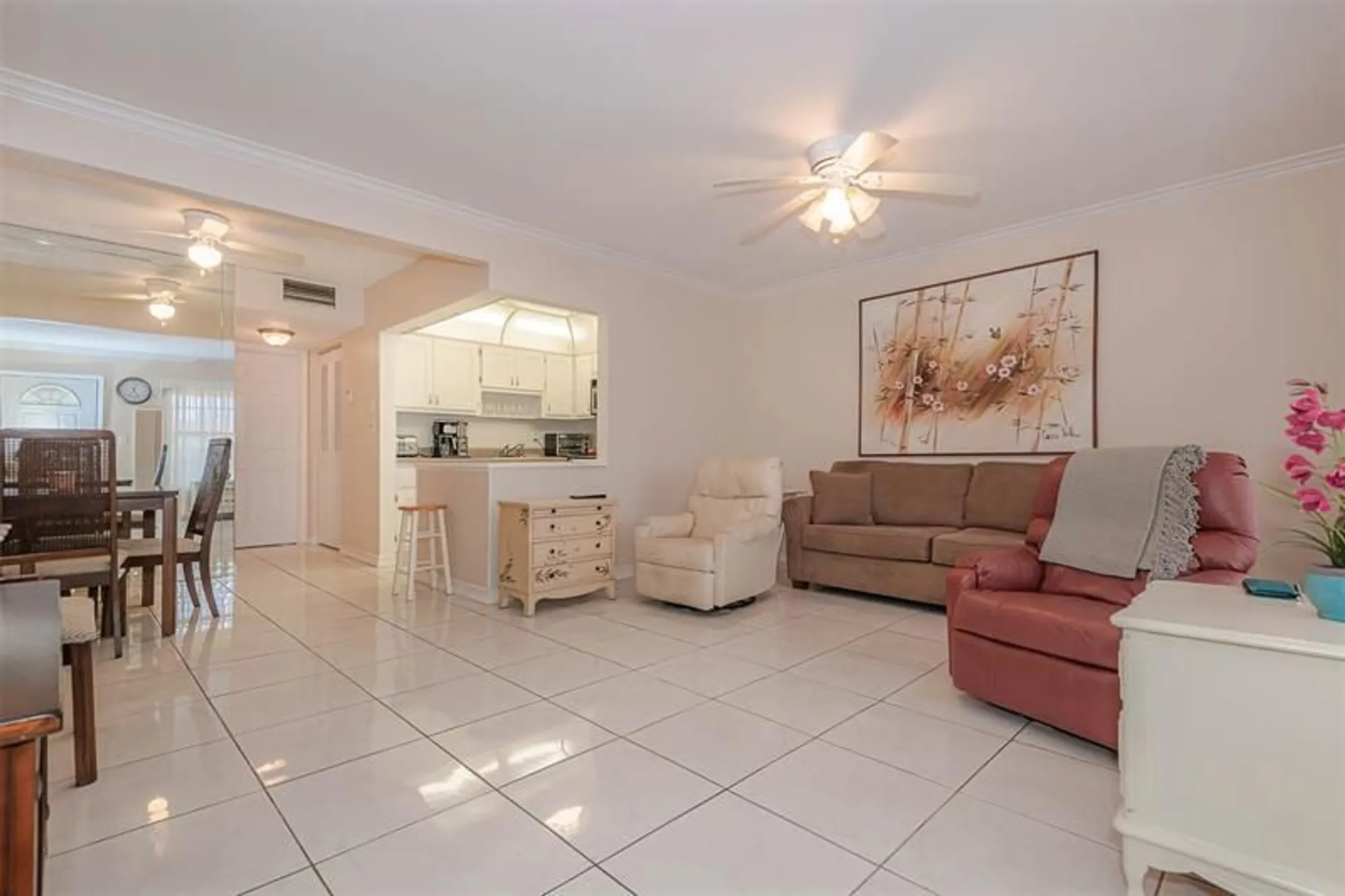 Property Slideshow image 11 of 36 | 3071 nw 47th ter 317, Lauderdale Lakes, FL, 33313