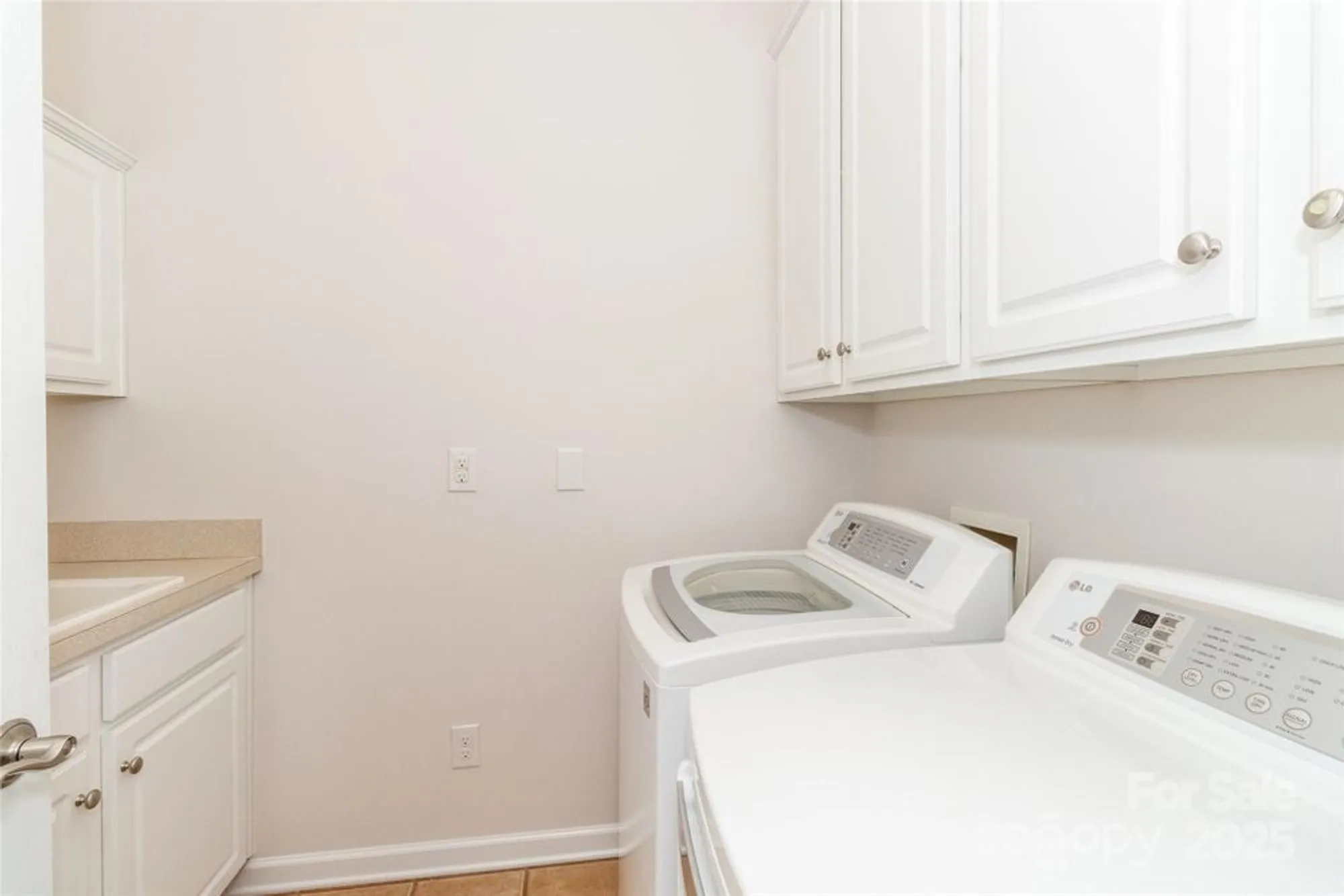 Property Slideshow image 27 of 46 | 4423 parkgate dr, Matthews, NC, 28105