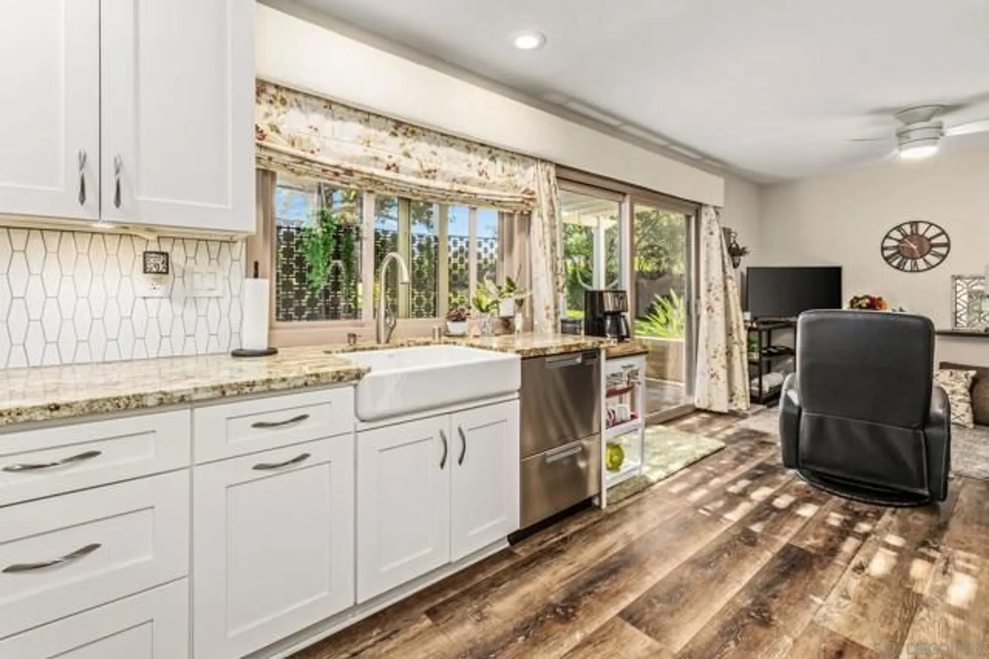 Property Slideshow image 11 of 24 | 17357 plaza maria, San Diego, CA, 92128