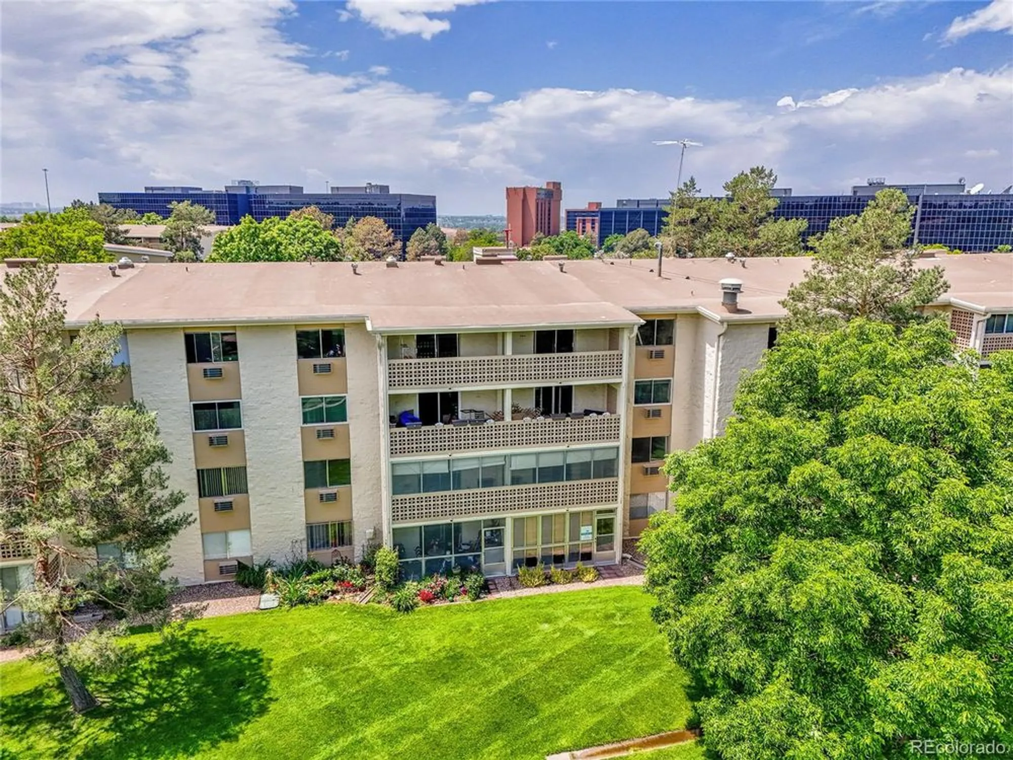 Property Slideshow image 35 of 40 | 3144 s wheeling way apt 206, Aurora, CO, 80014