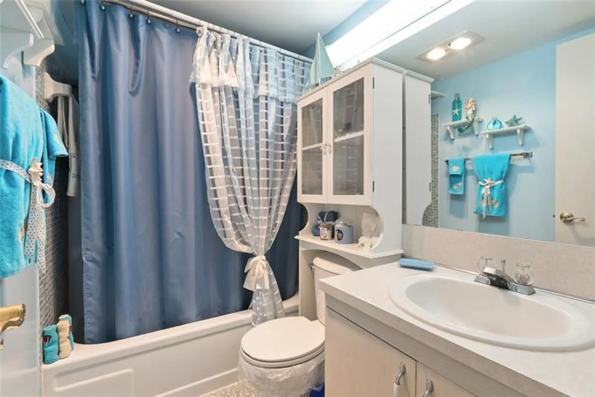 Property Slideshow image 10 of 35 | 2058 newport n # 2058, Deerfield Beach, FL, 33442