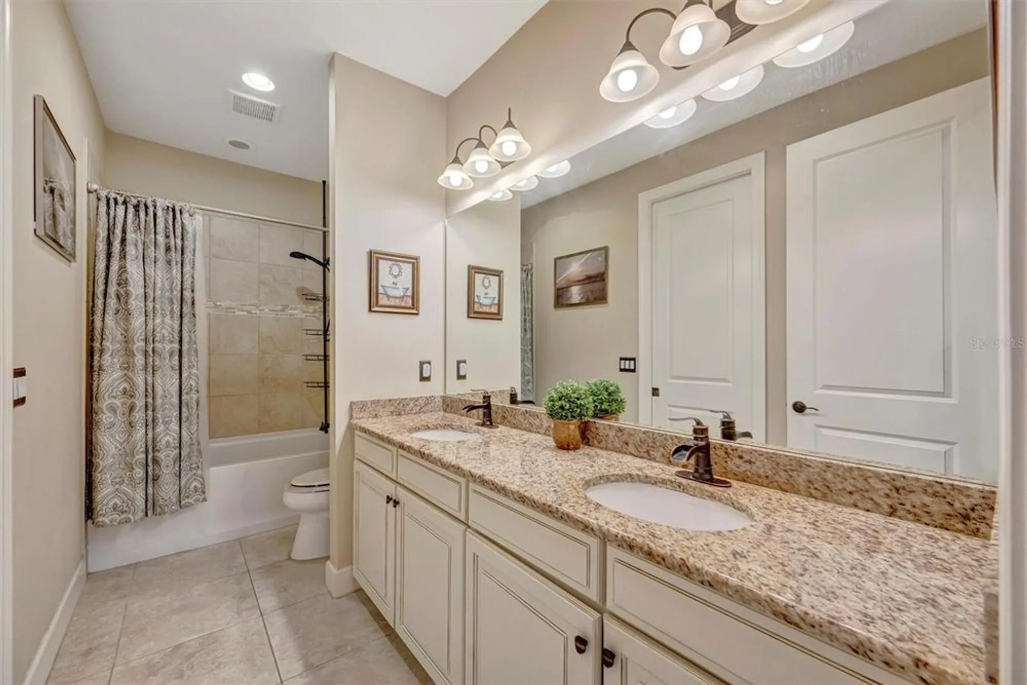 Property Slideshow image 43 of 86 | 5548 sentiero dr, Nokomis, FL, 34275