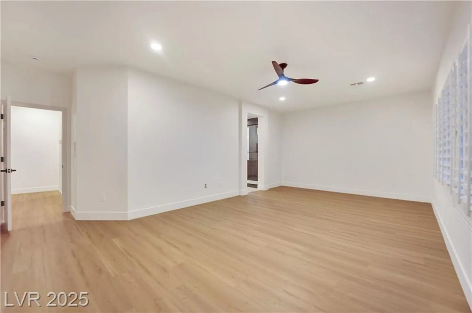 Property Slideshow image 11 of 37 | 1668 wellington springs ave, Henderson, NV, 89052