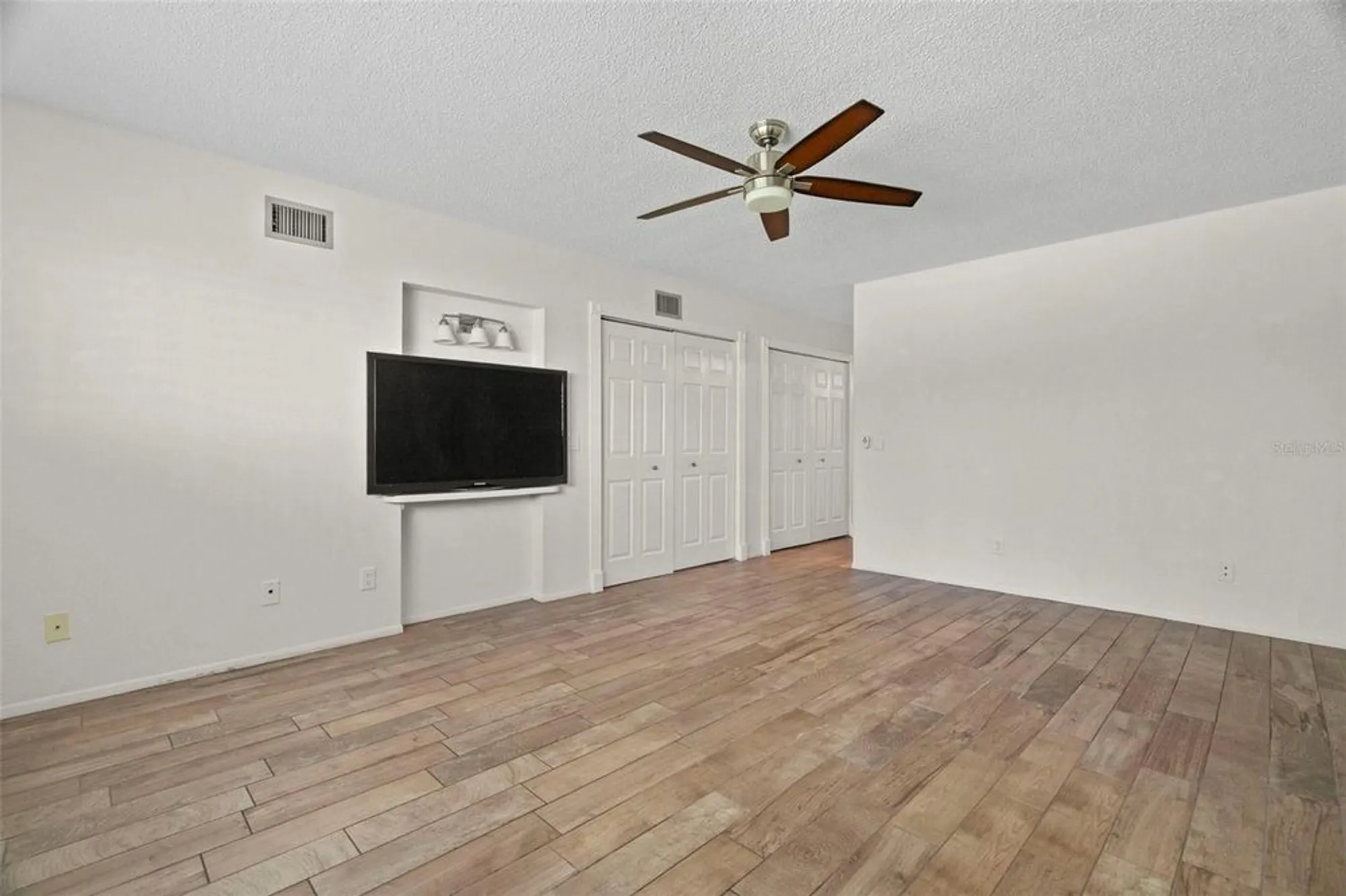 Property Slideshow image 17 of 33 | 2440 world parkway blvd apt 16, Clearwater, FL, 33763