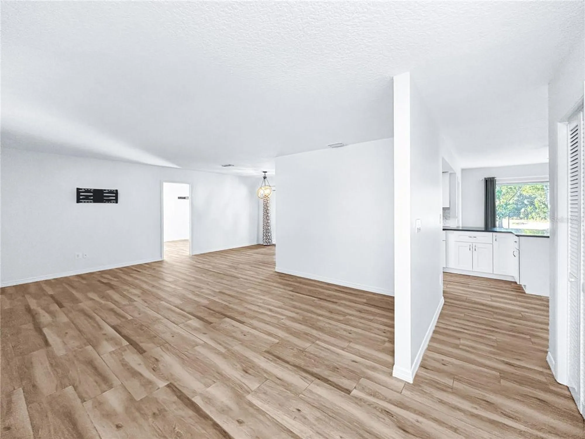 Property Slideshow image 5 of 52 | 1408 w del webb blvd, Sun City Center, FL, 33573