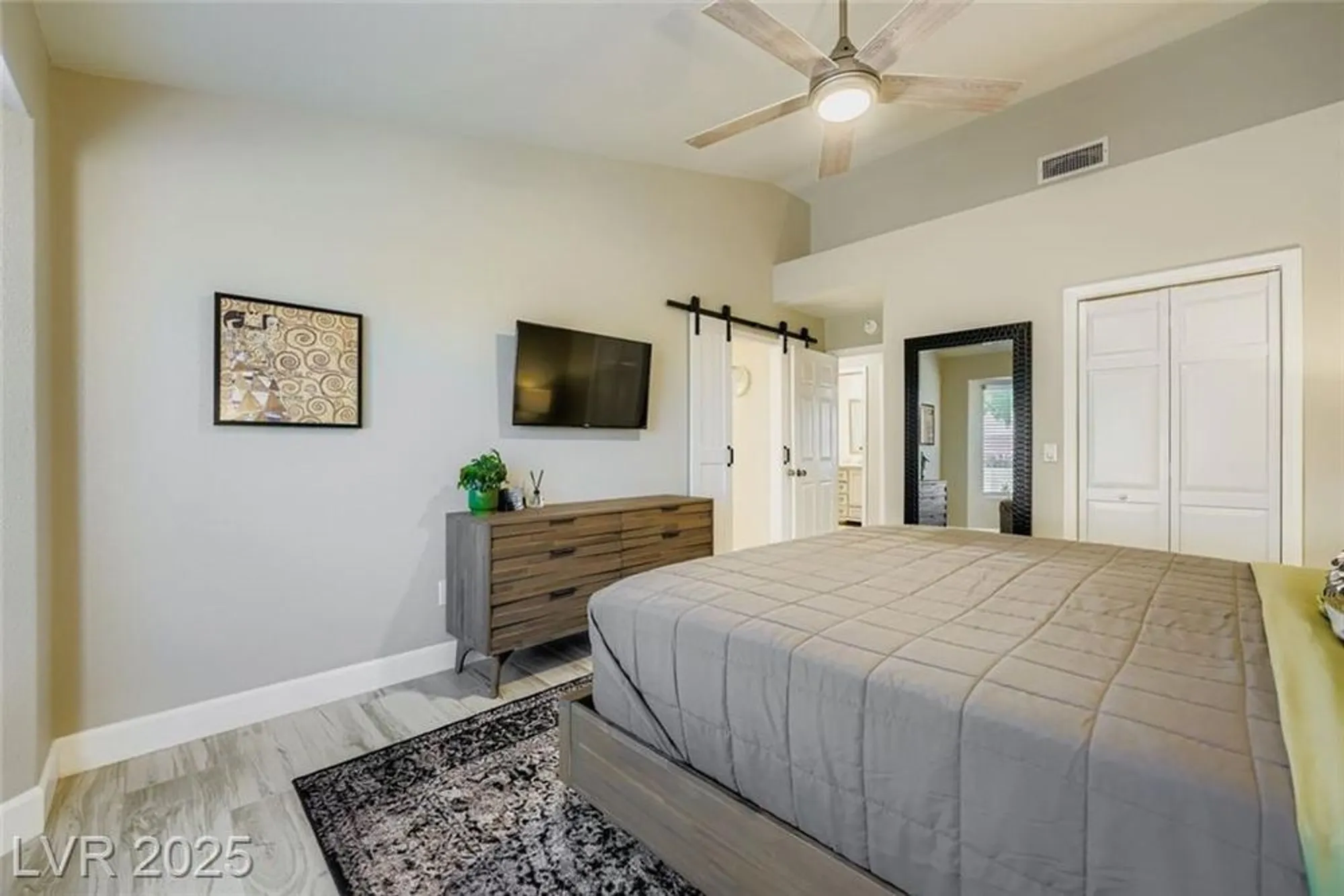 Property Slideshow image 13 of 22 | 2812 lotus hill dr, Las Vegas, NV, 89134