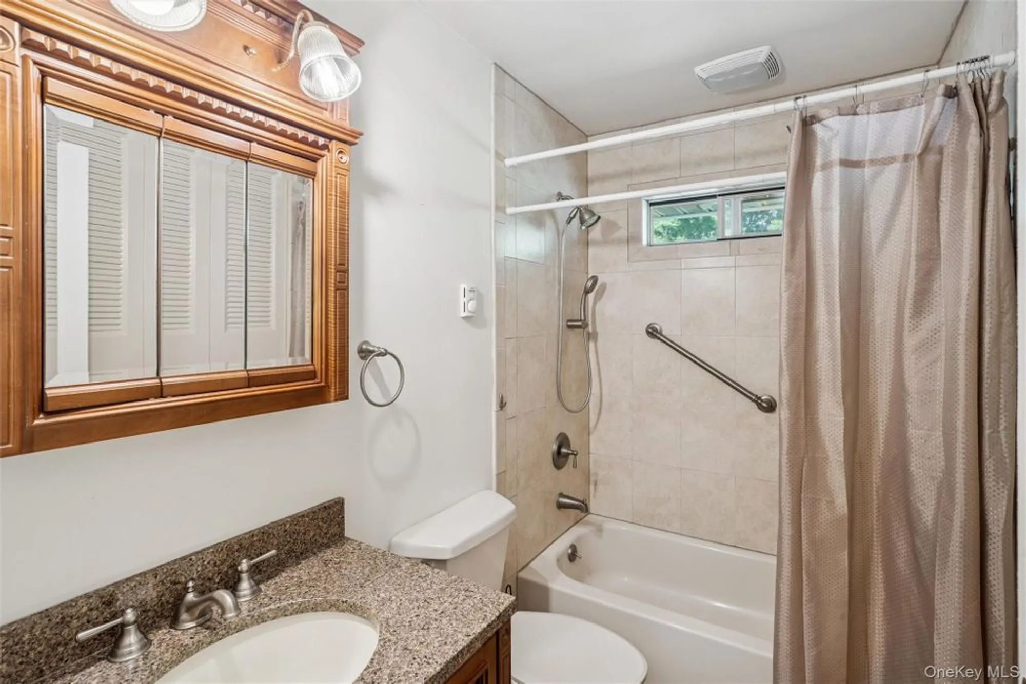 Property Slideshow image 17 of 34 | 474 darwen dr b, Ridge, NY, 11961