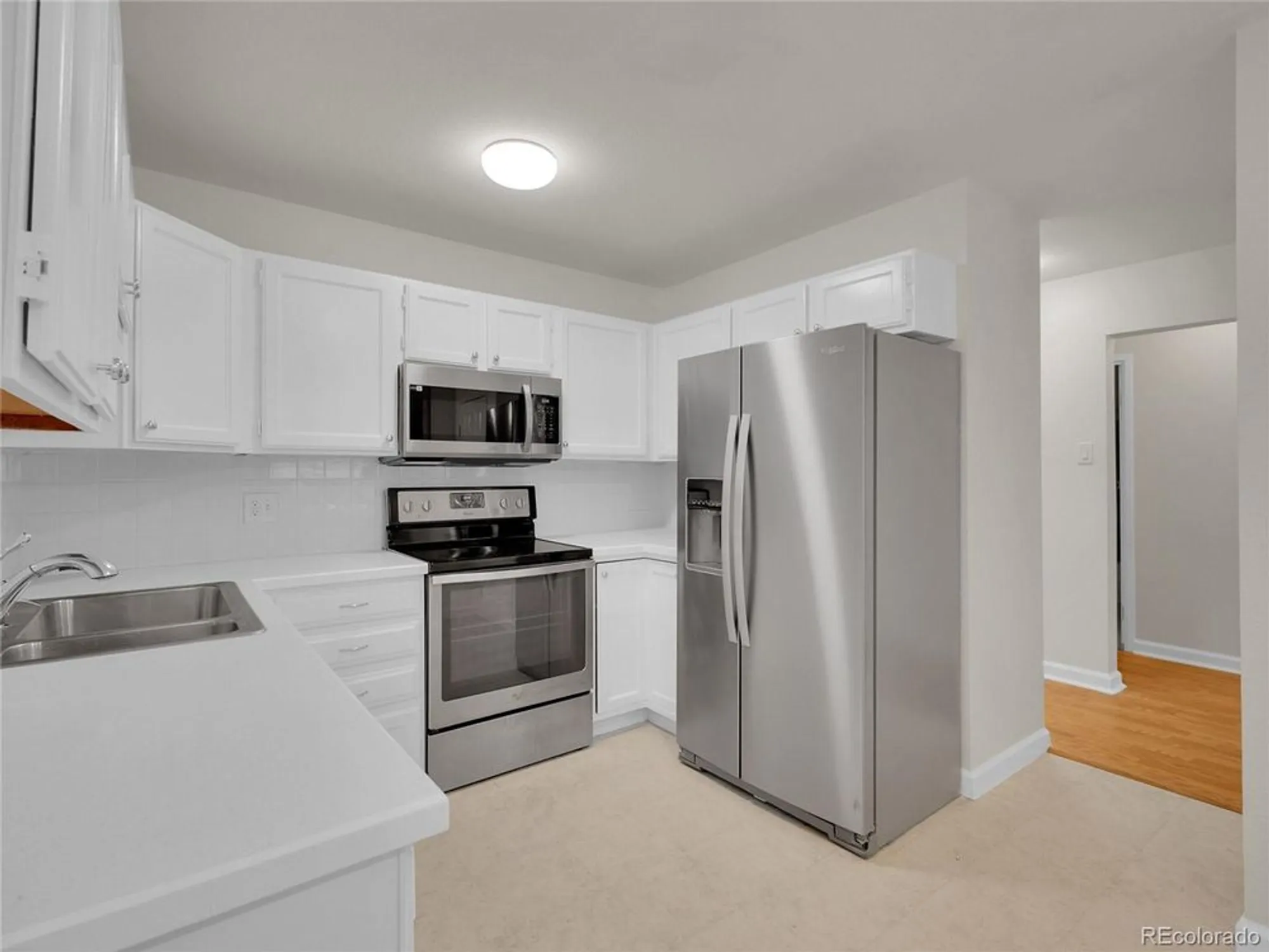 Property Slideshow image 5 of 40 | 3144 s wheeling way apt 206, Aurora, CO, 80014