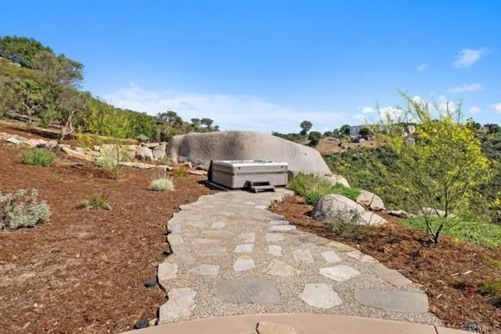 Property Slideshow image 28 of 57 | 10027 tall oak dr, Escondido, CA, 92026