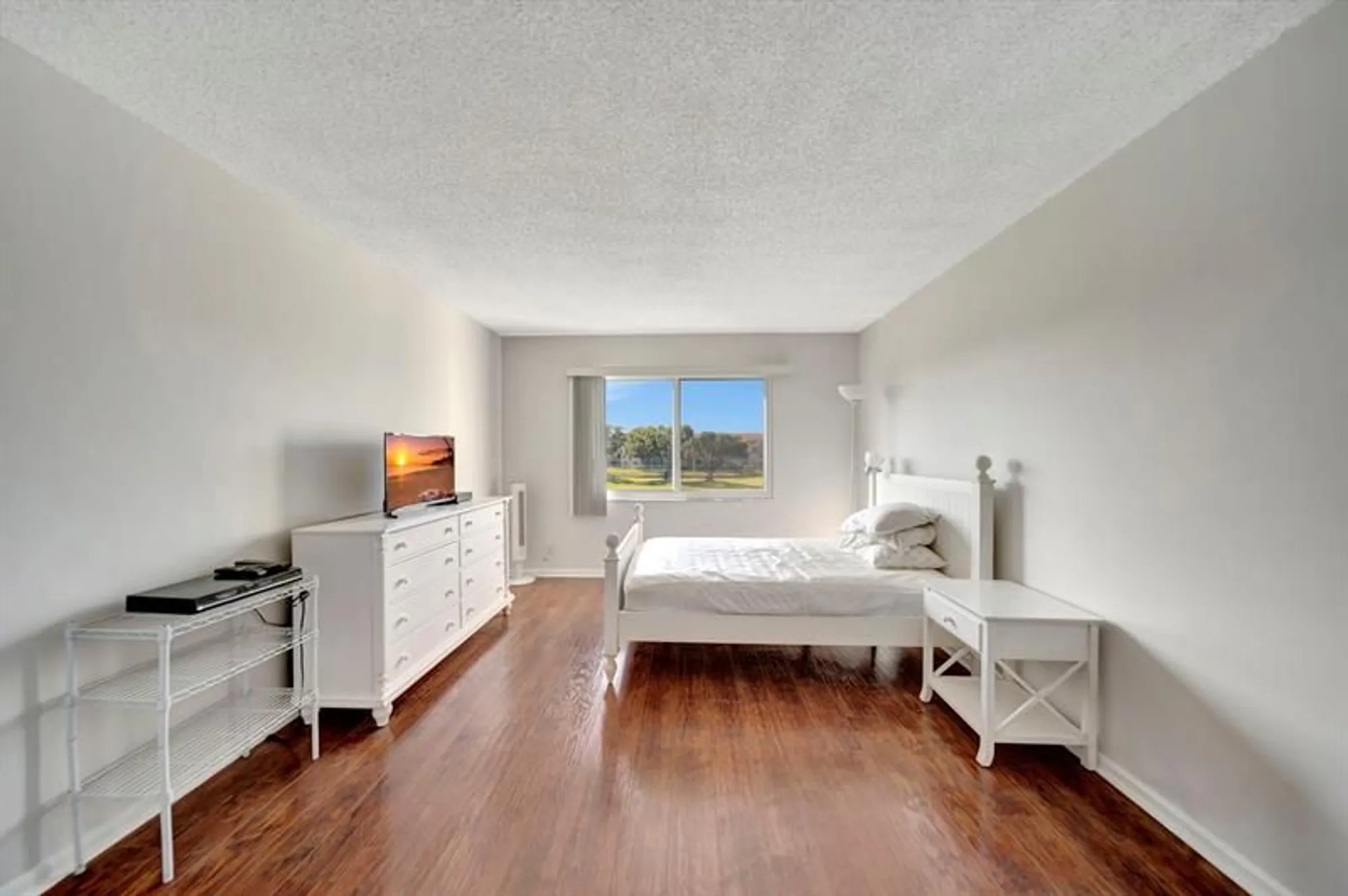 Property Slideshow image 27 of 54 | 900 sw 128th ave, Pembroke Pines, FL, 33027