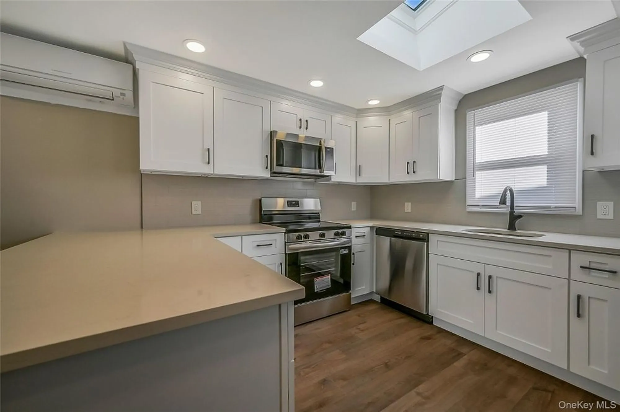 Property Slideshow image 8 of 40 | 23 limetree dr, Manorville, NY, 11949