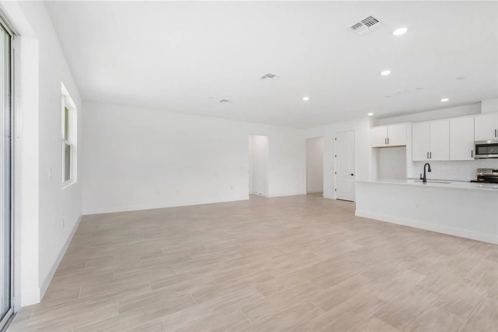 Property Slideshow image 8 of 31 | 9109 players dr, Weeki Wachee, FL, 34613