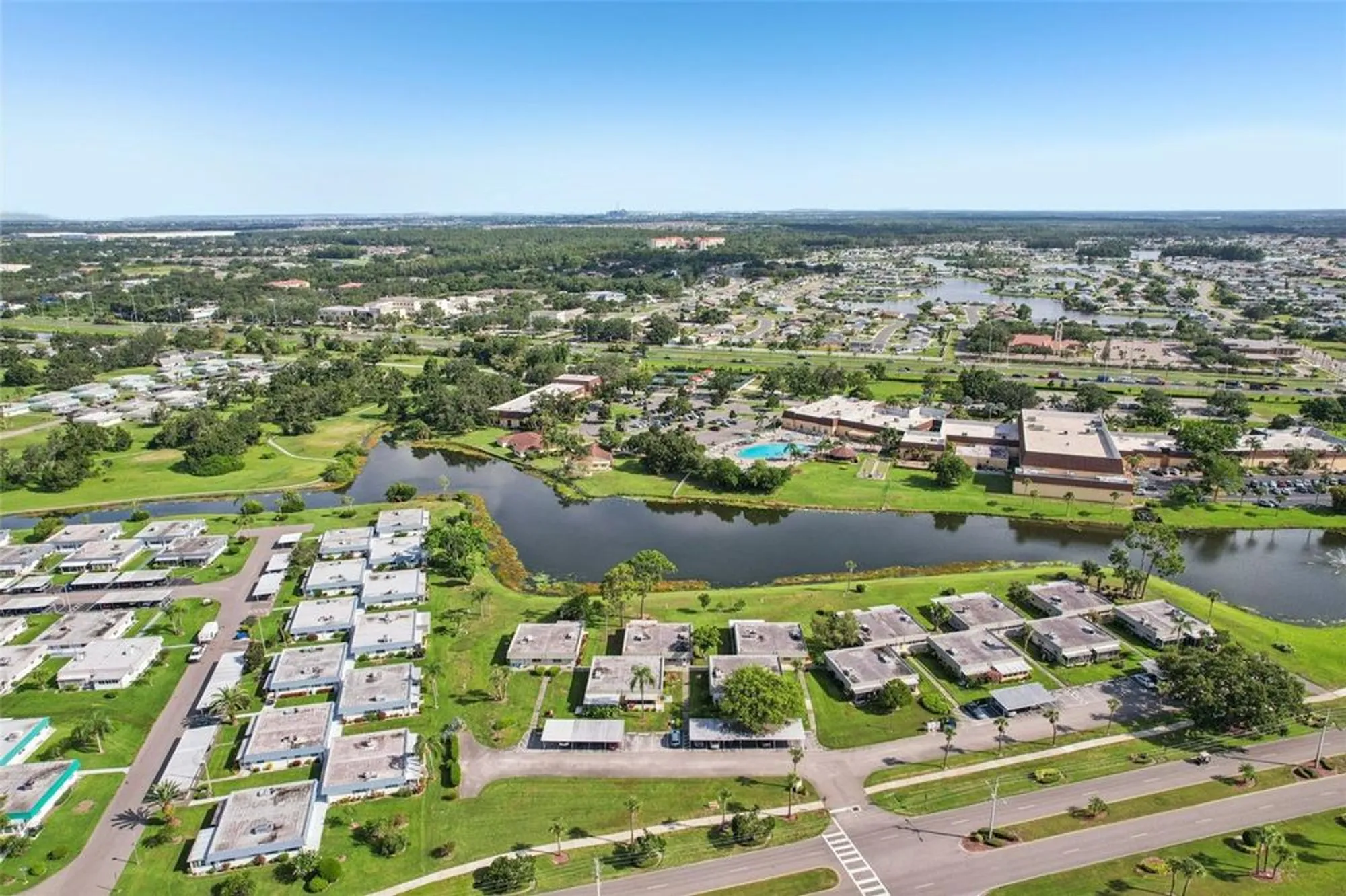 Property Slideshow image 40 of 50 | 201 kings blvd 19, Sun City Center, FL, 33573