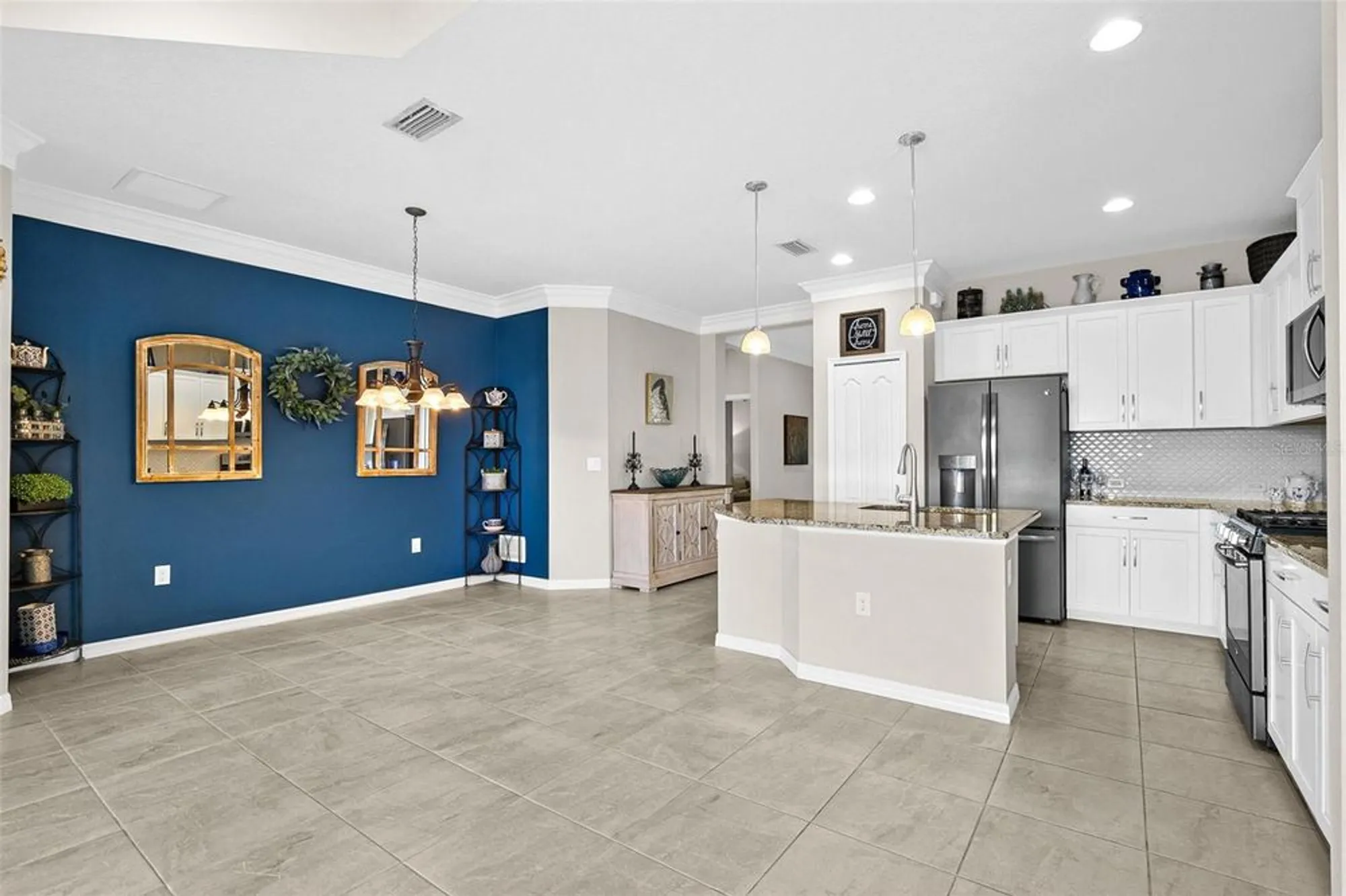 Property Slideshow image 11 of 37 | 1282 backspin dr, Englewood, FL, 34223
