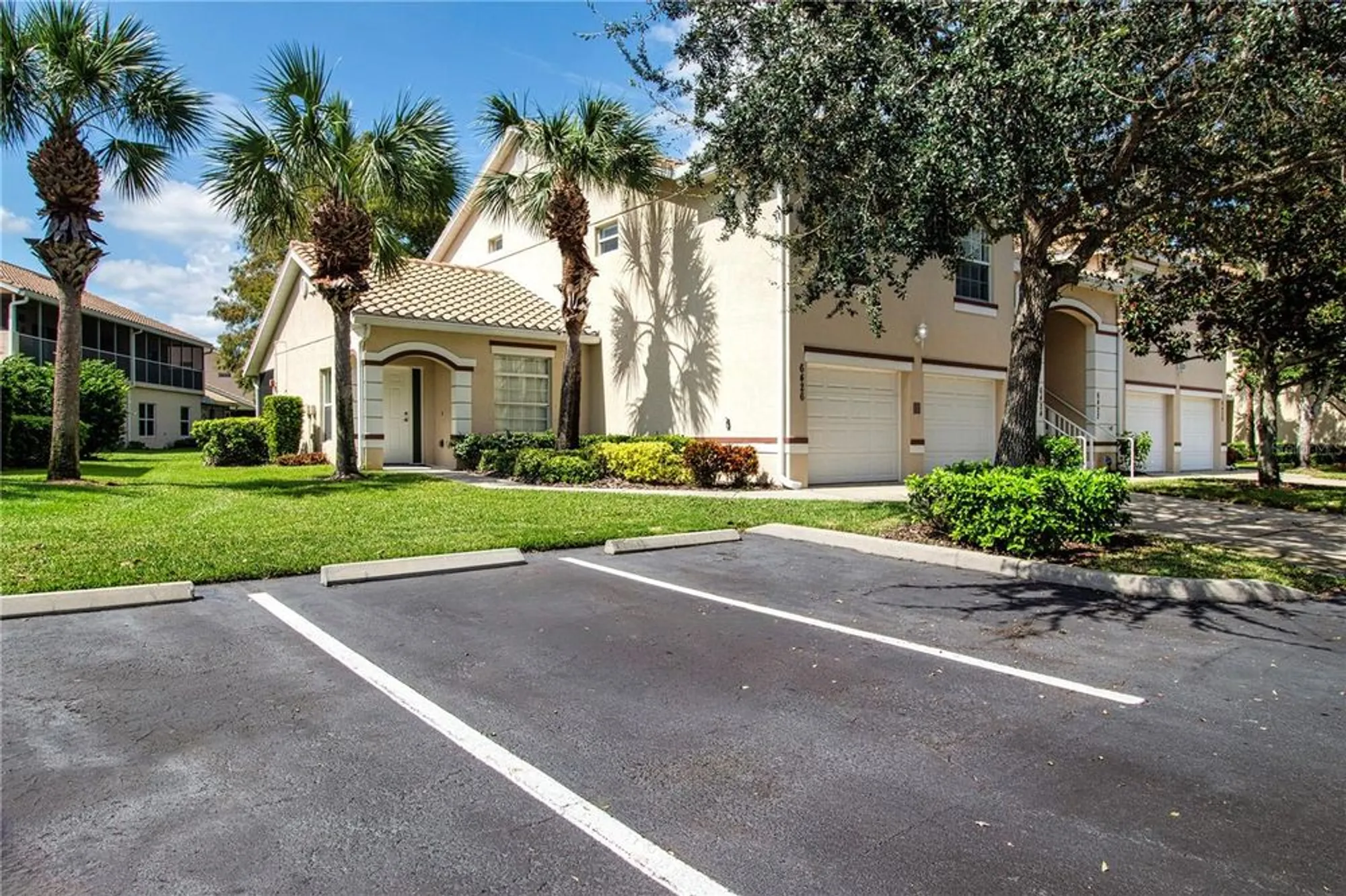 Property Slideshow image 5 of 71 | 6426 bay cedar ln # 101, Bradenton, FL, 34203