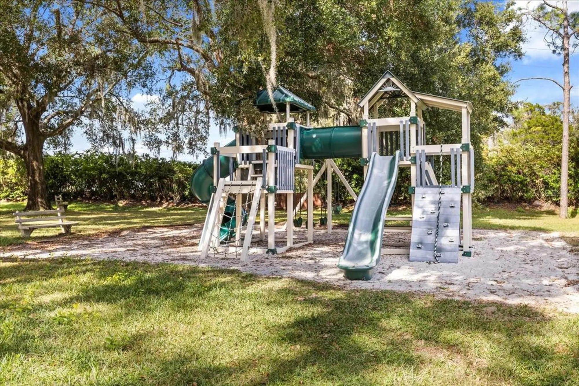 Property Slideshow image 40 of 52 | 5435 grove mnr, Lady Lake, FL, 32159