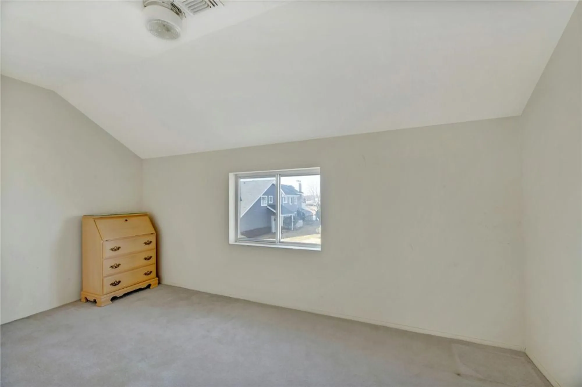 Property Slideshow image 19 of 25 | 107 e midland pond ct, Moriches, NY, 11955