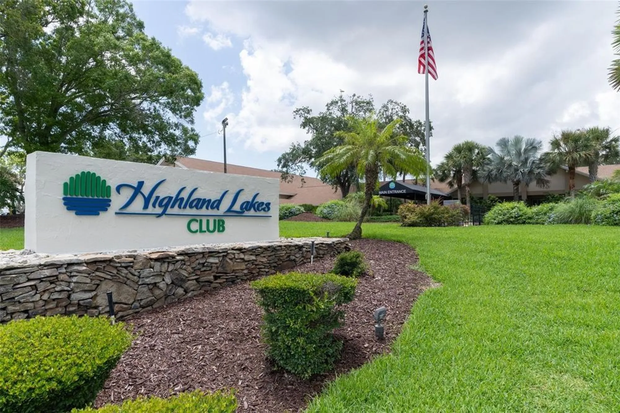 Property Slideshow image 2 of 57 | 3184 brunswick cir, Palm Harbor, FL, 34684