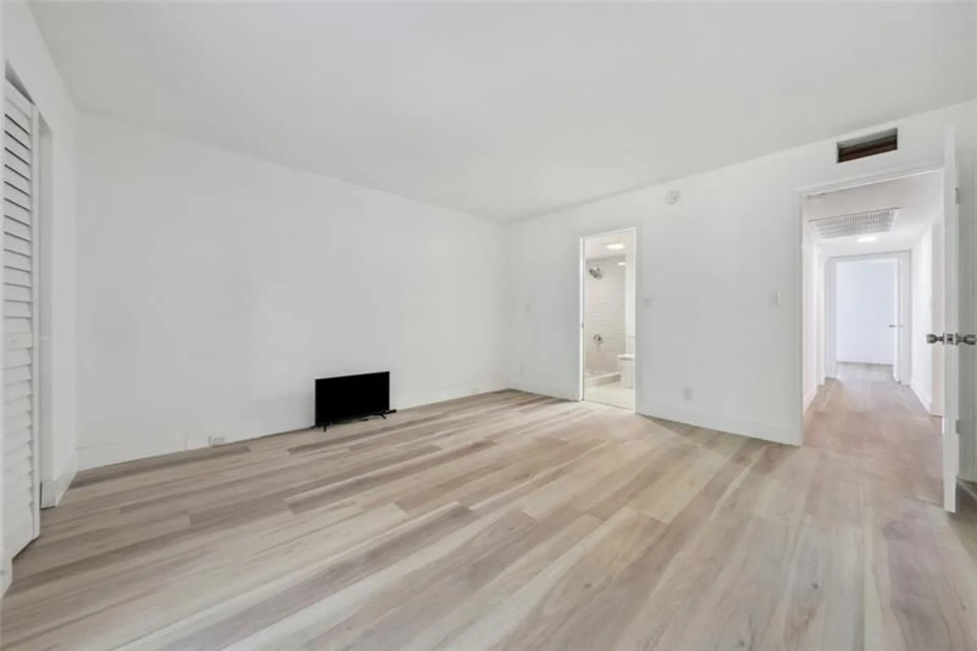 Property Slideshow image 15 of 34 | 3201 portofino pt d3, Coconut Creek, FL, 33066